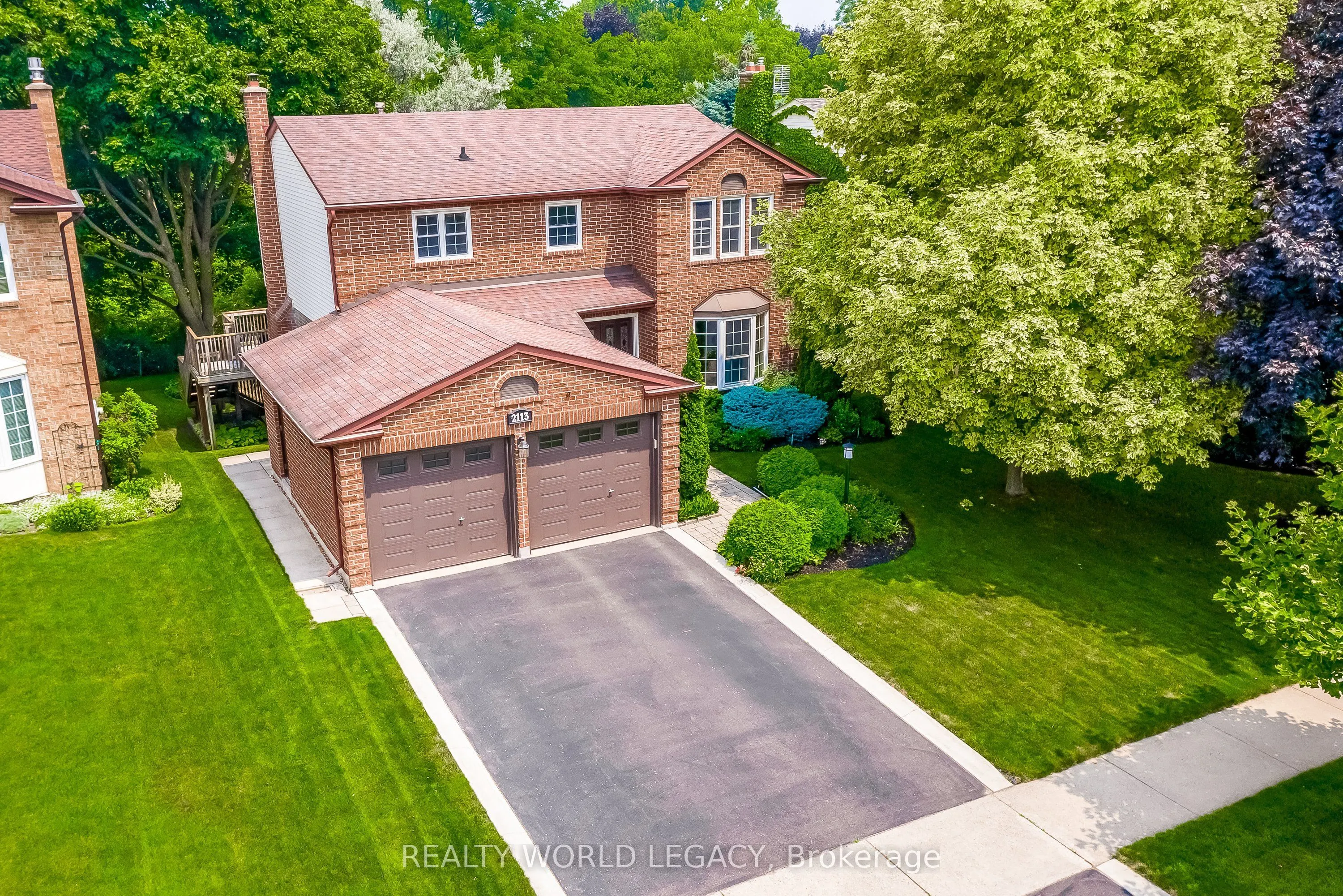2113 Fallingbrook Court
