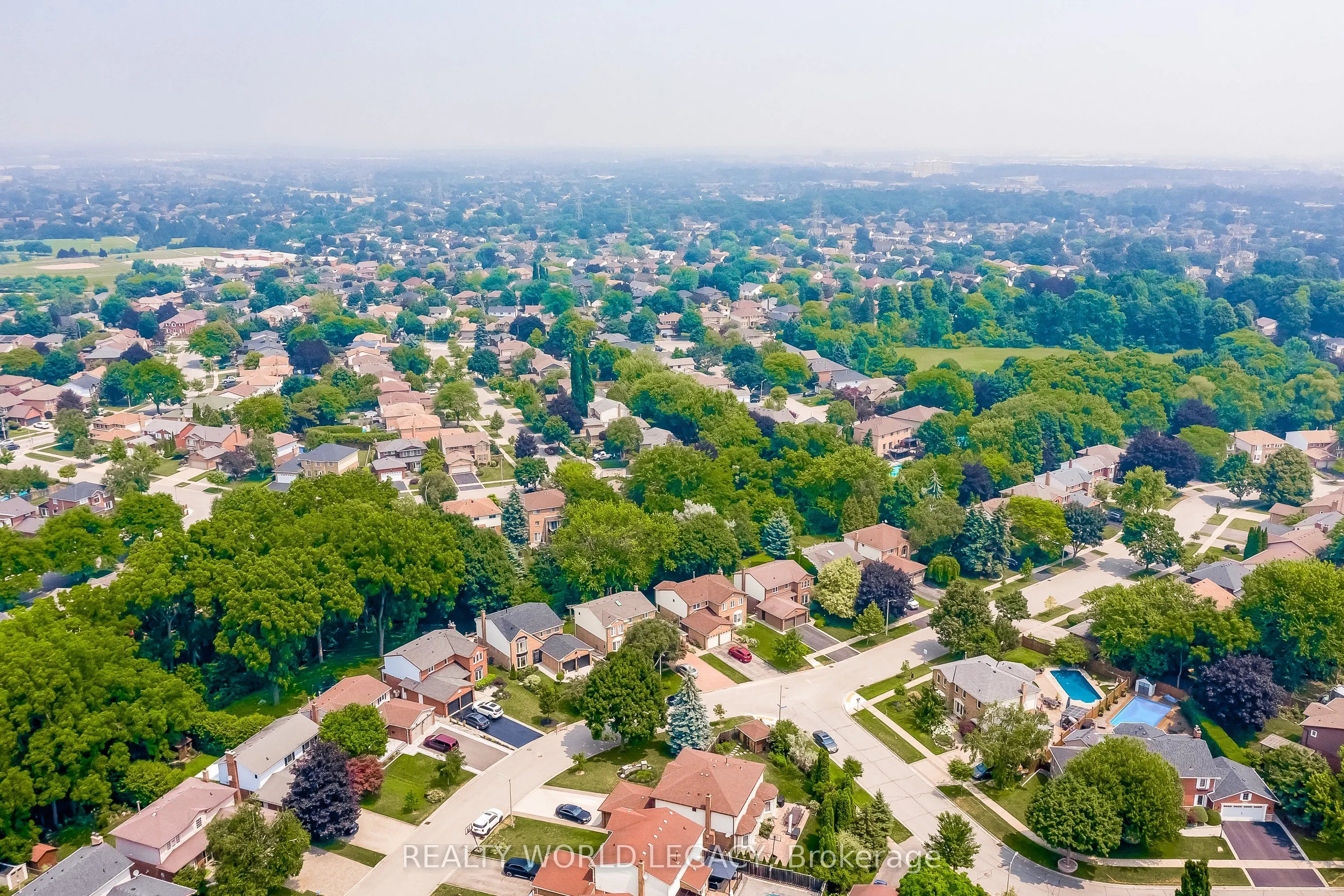 2113 Fallingbrook Court