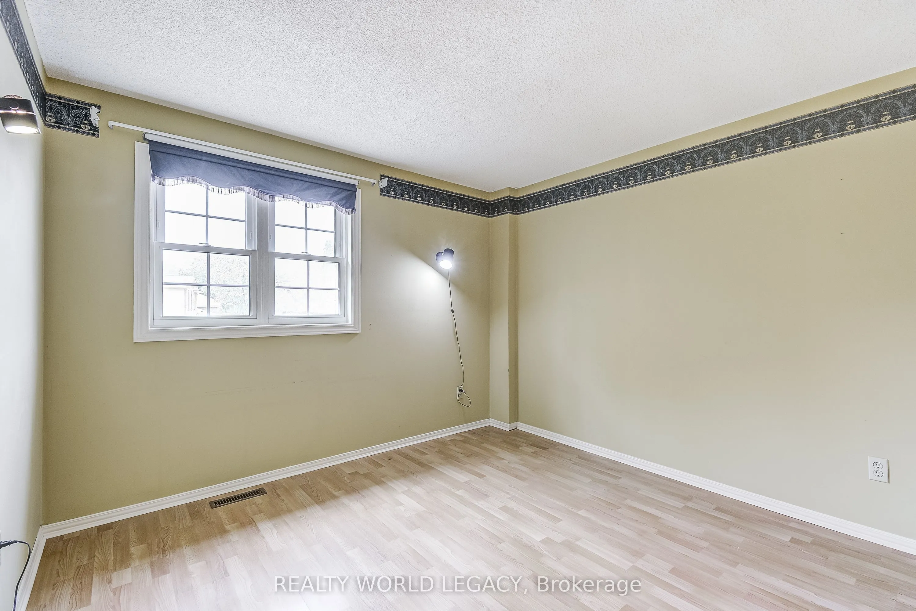 2113 Fallingbrook Court
