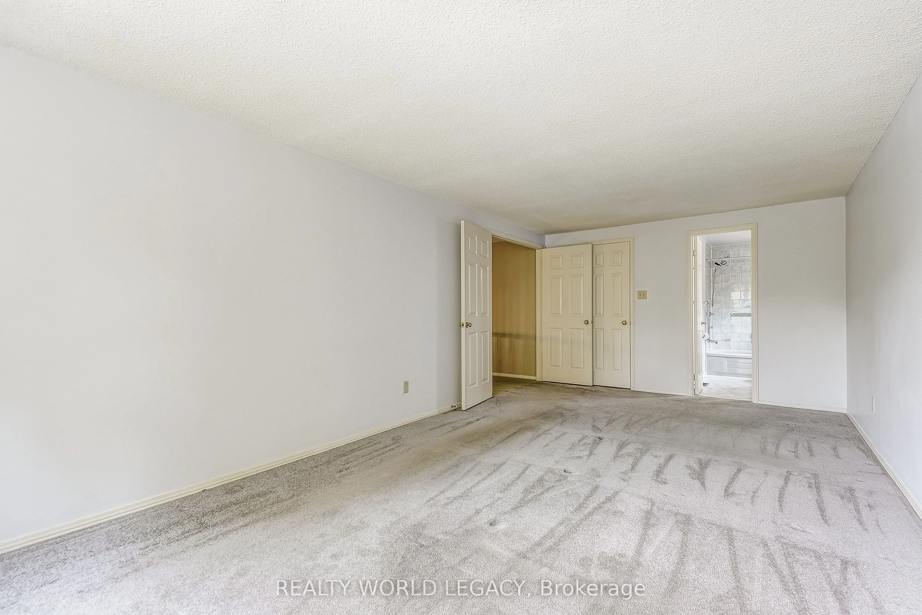 2113 Fallingbrook Court