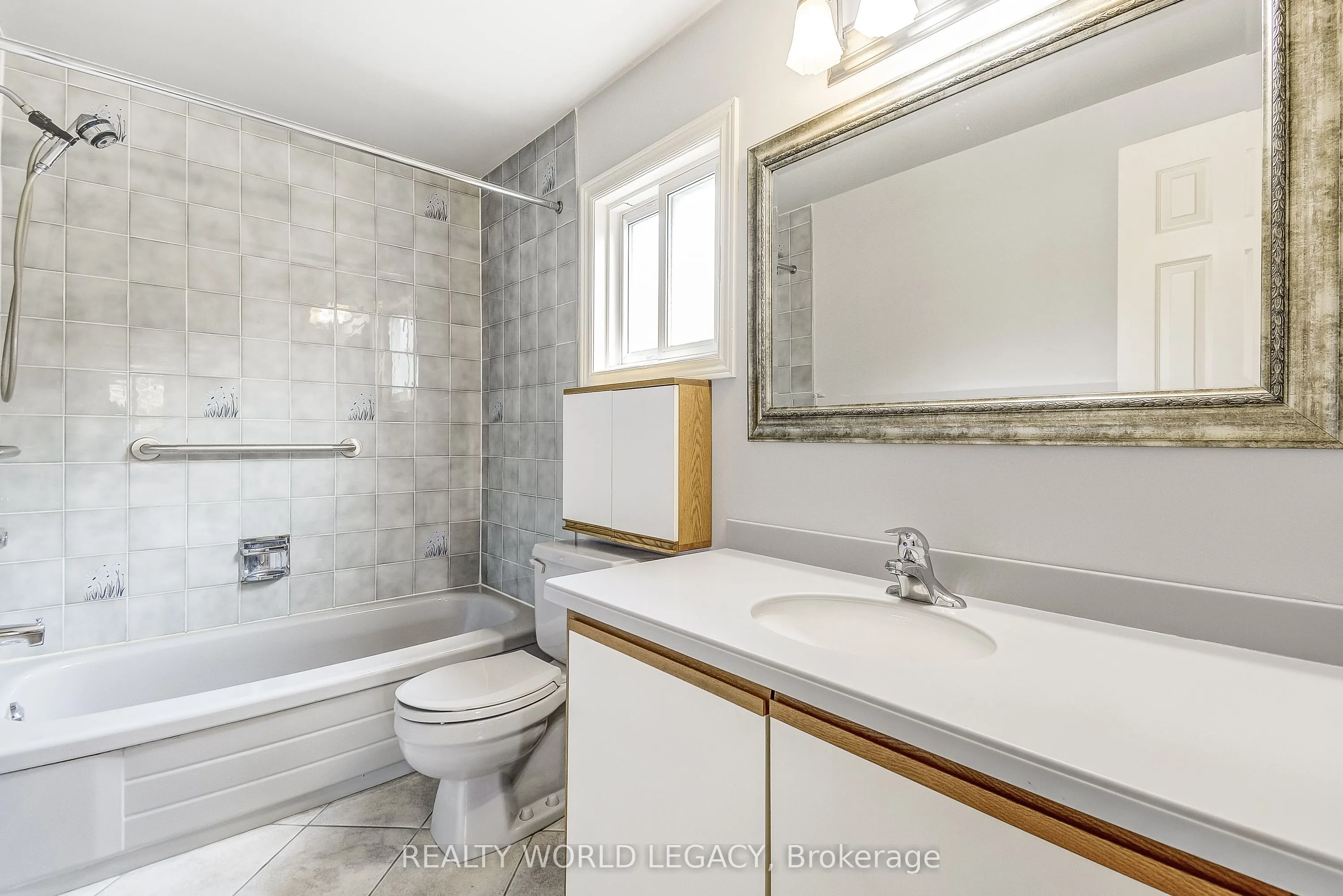 2113 Fallingbrook Court