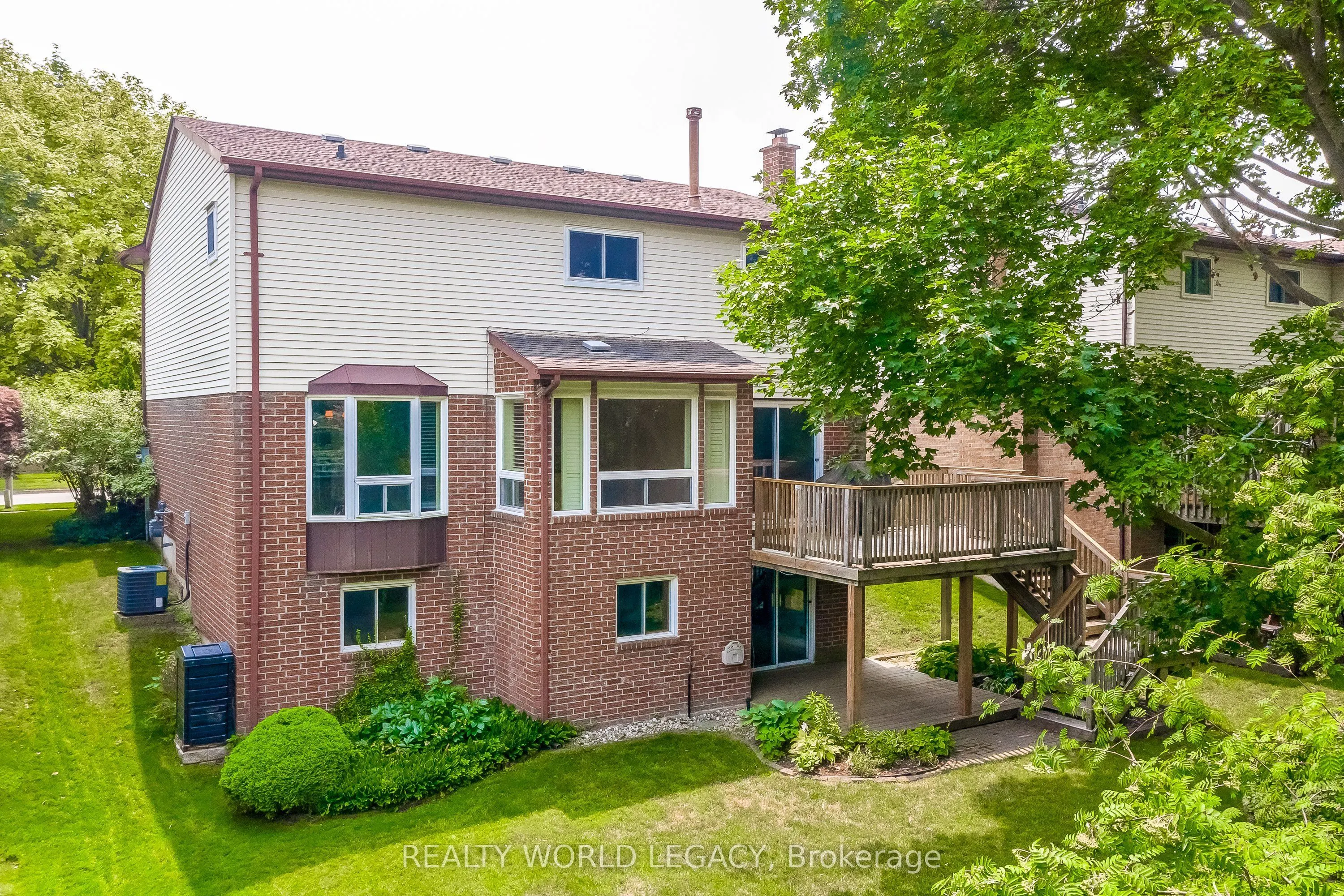 2113 Fallingbrook Court