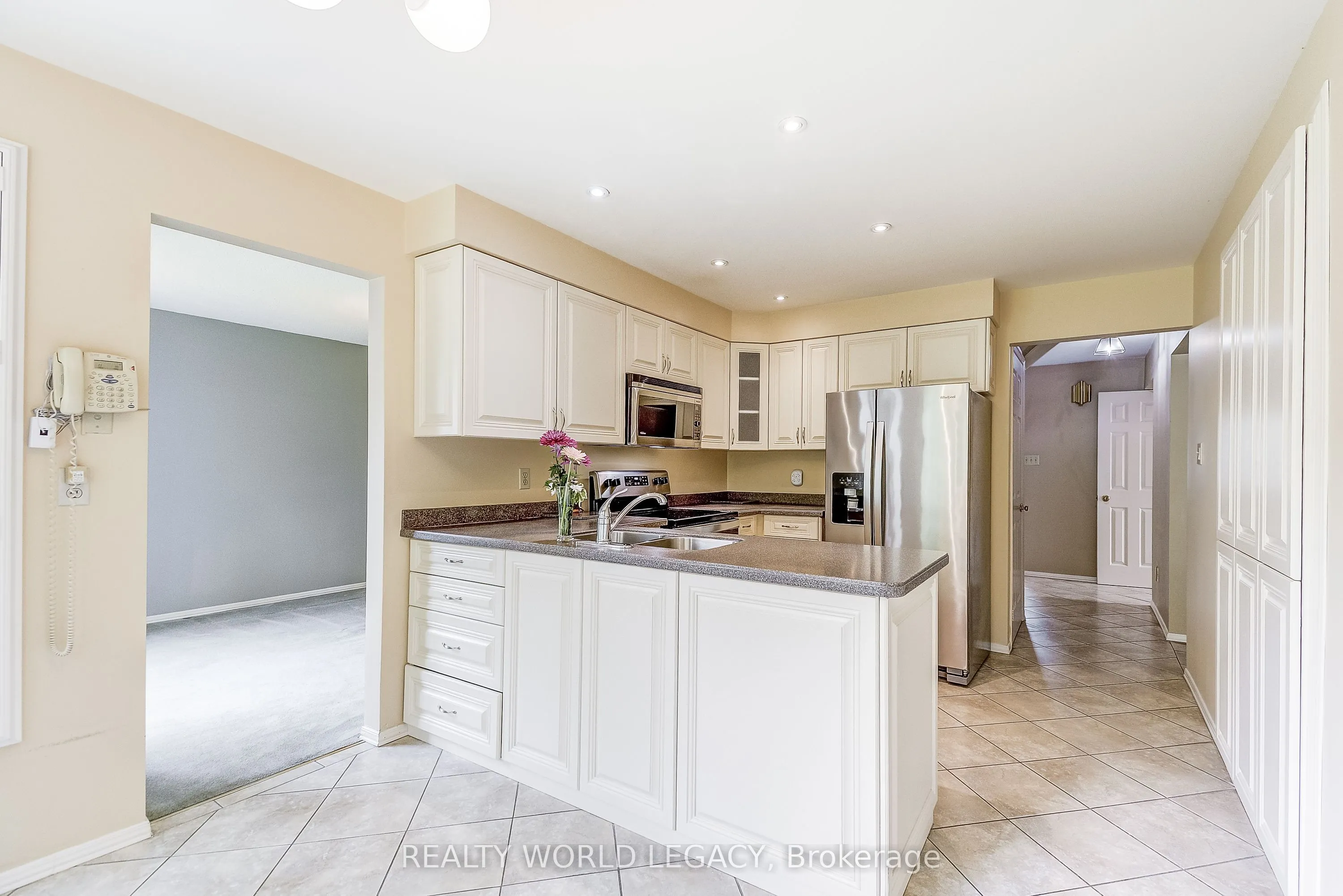 2113 Fallingbrook Court