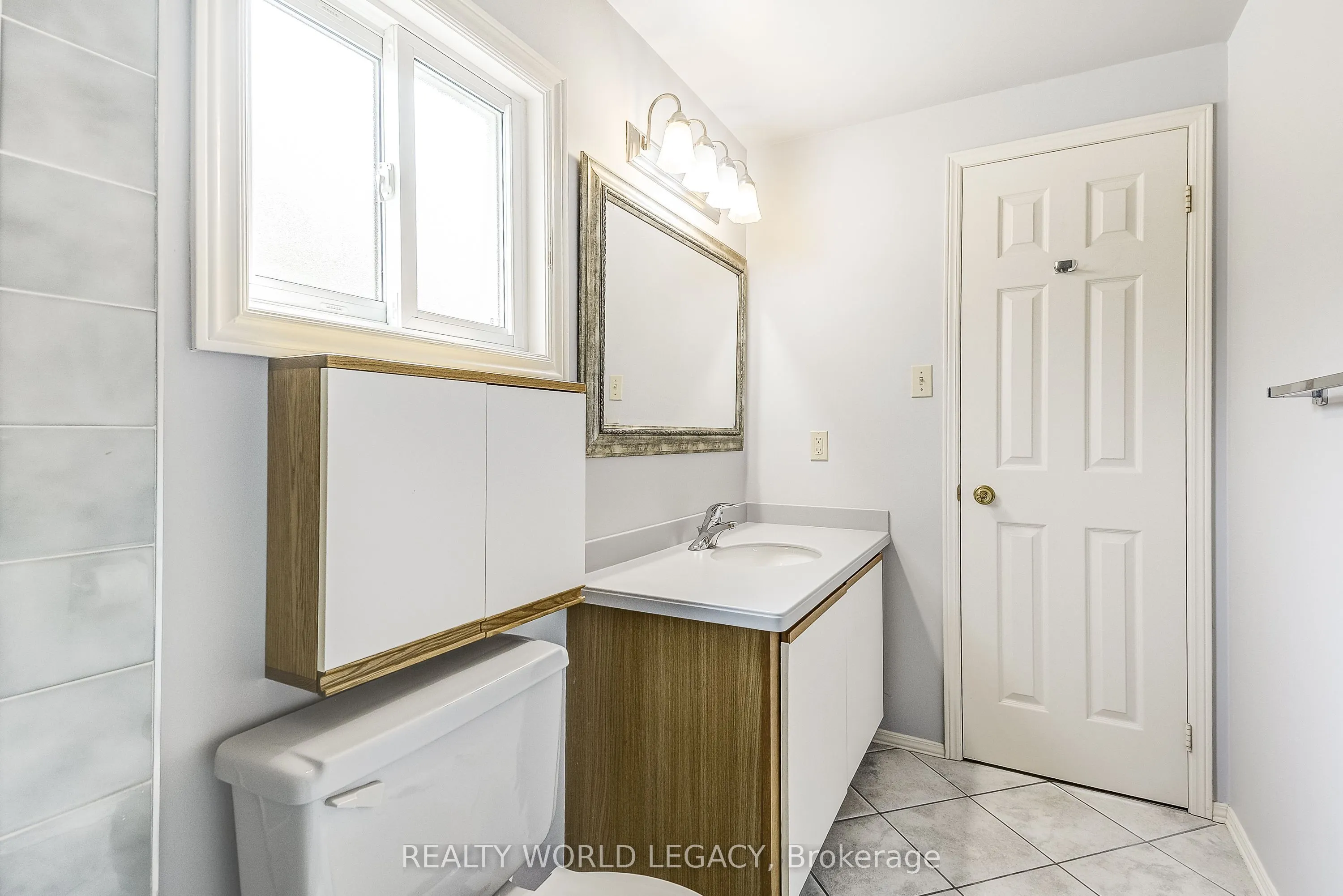 2113 Fallingbrook Court