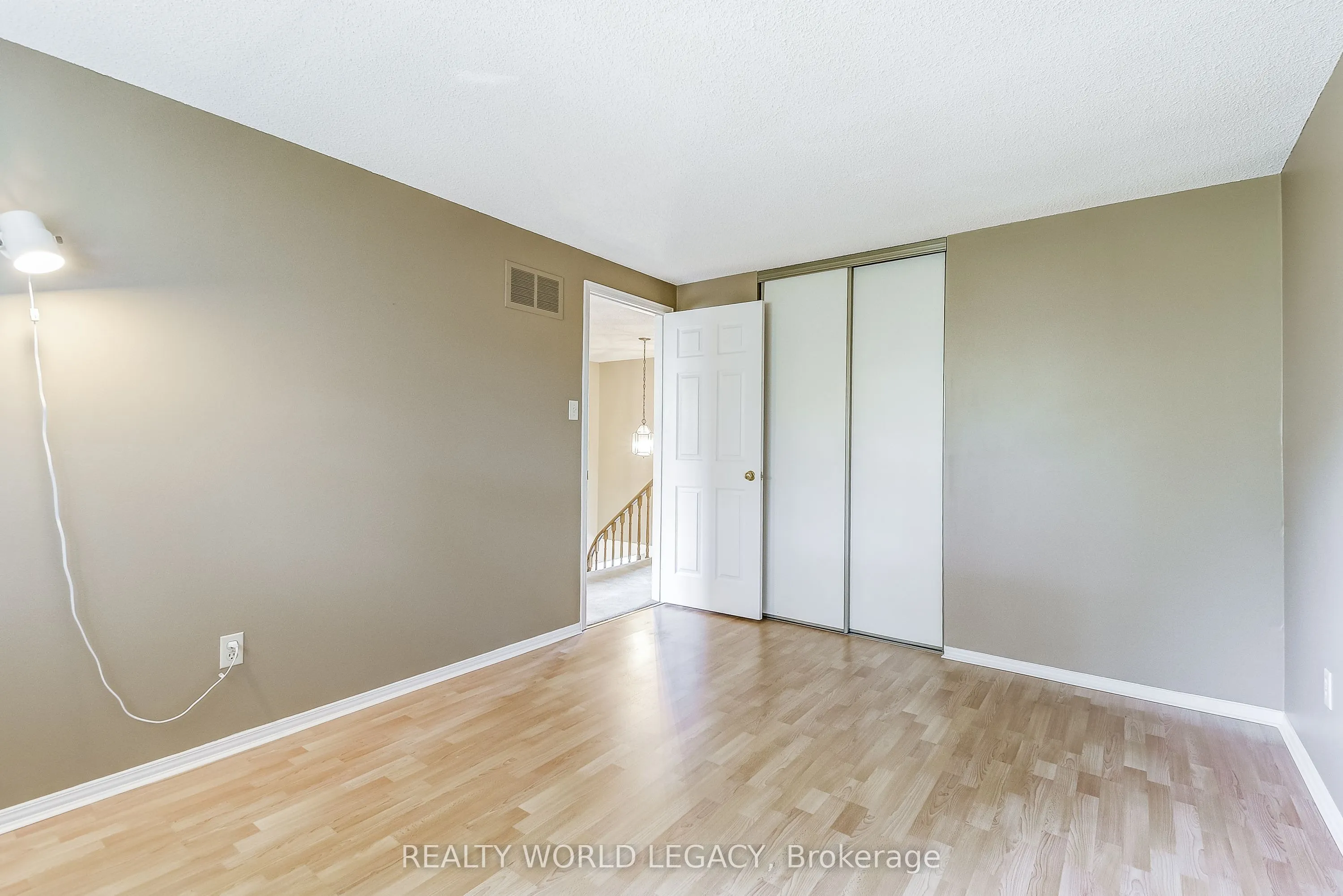 2113 Fallingbrook Court