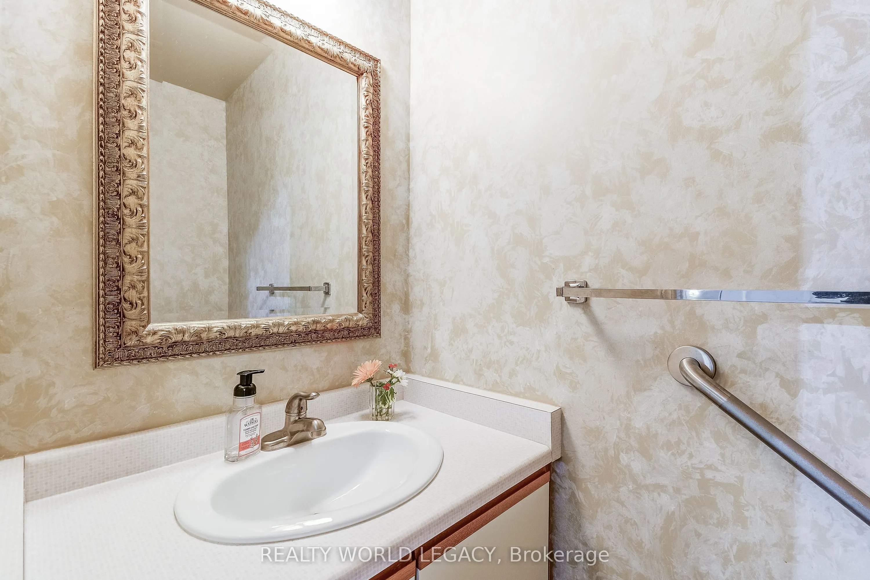 2113 Fallingbrook Court