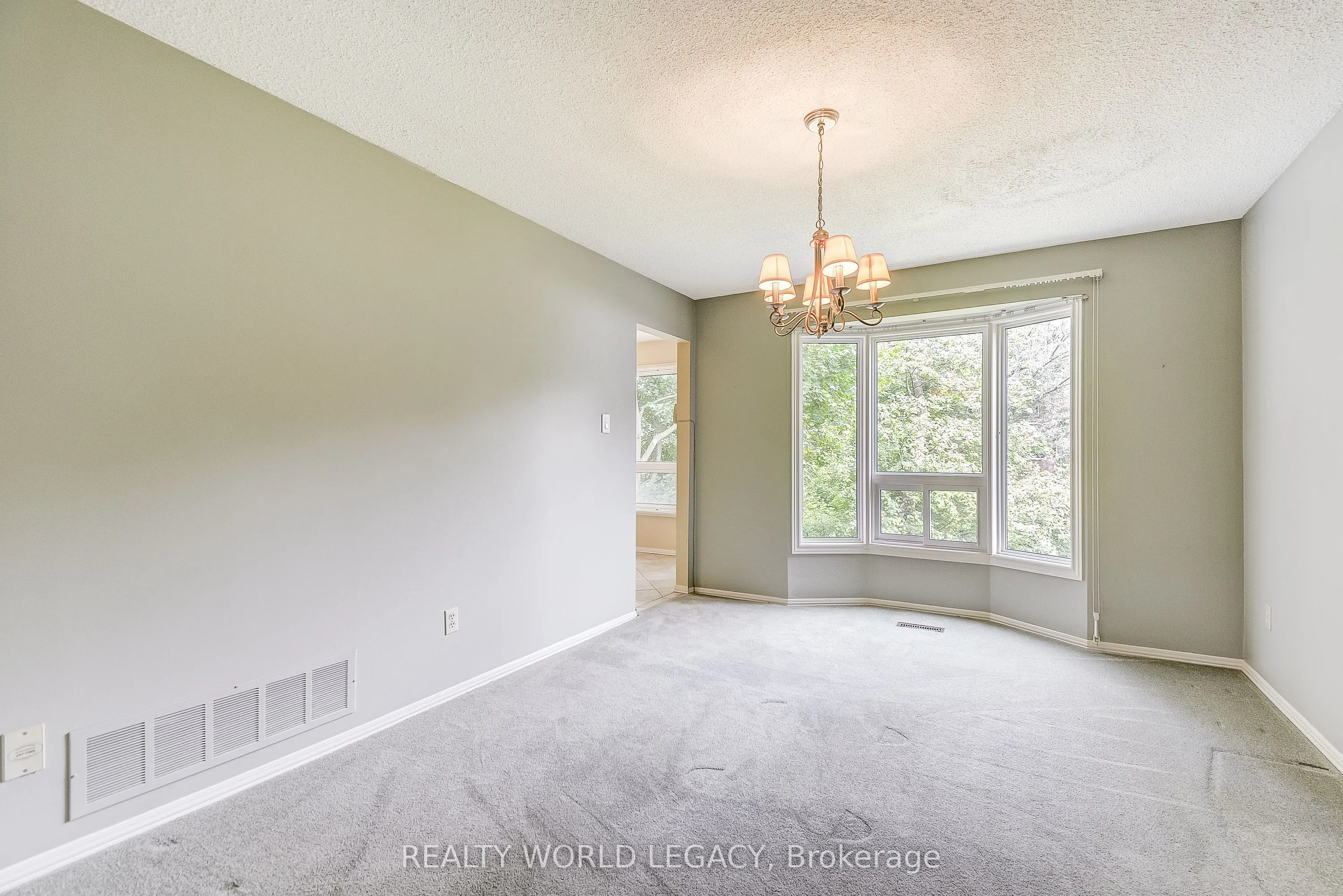 2113 Fallingbrook Court