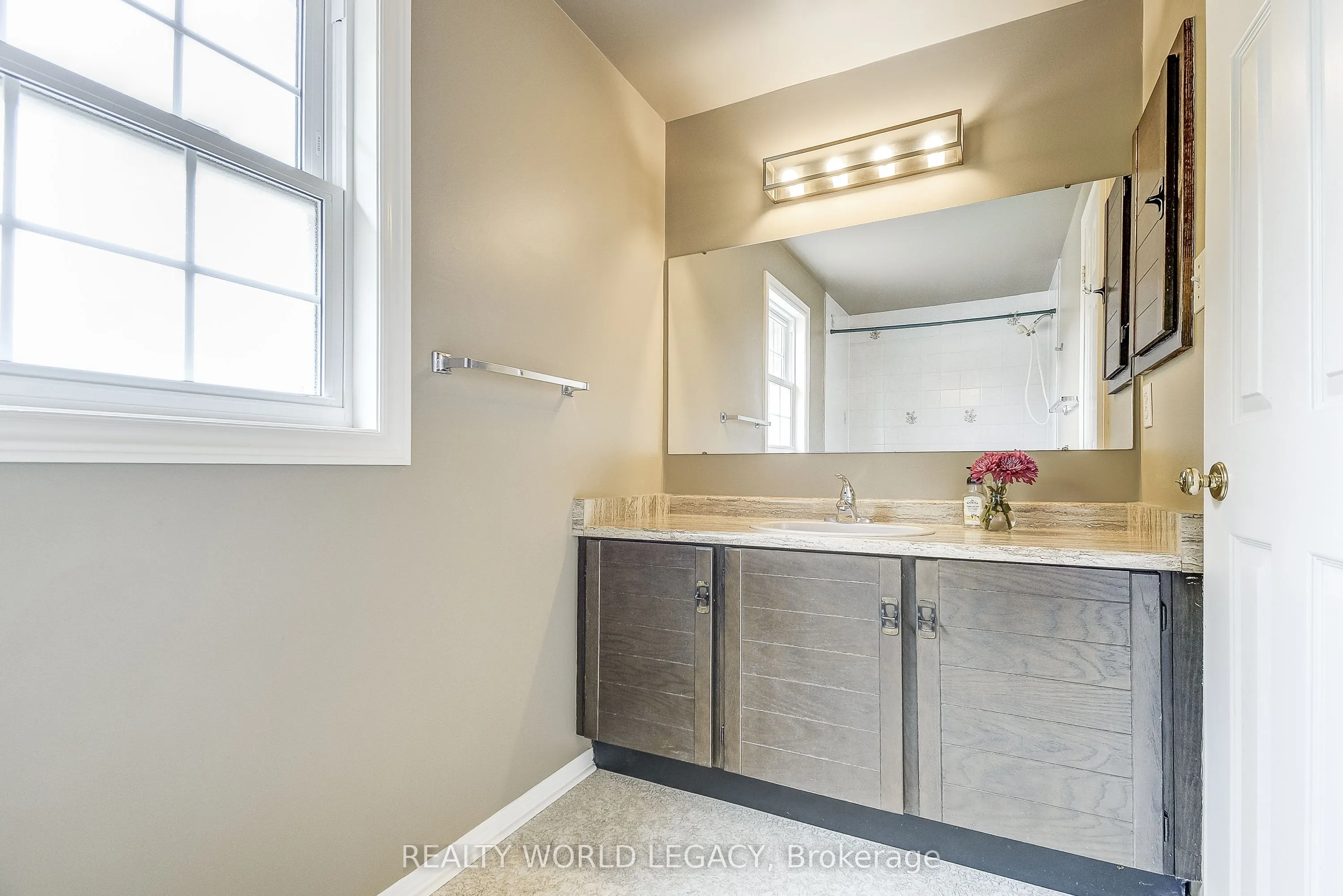 2113 Fallingbrook Court