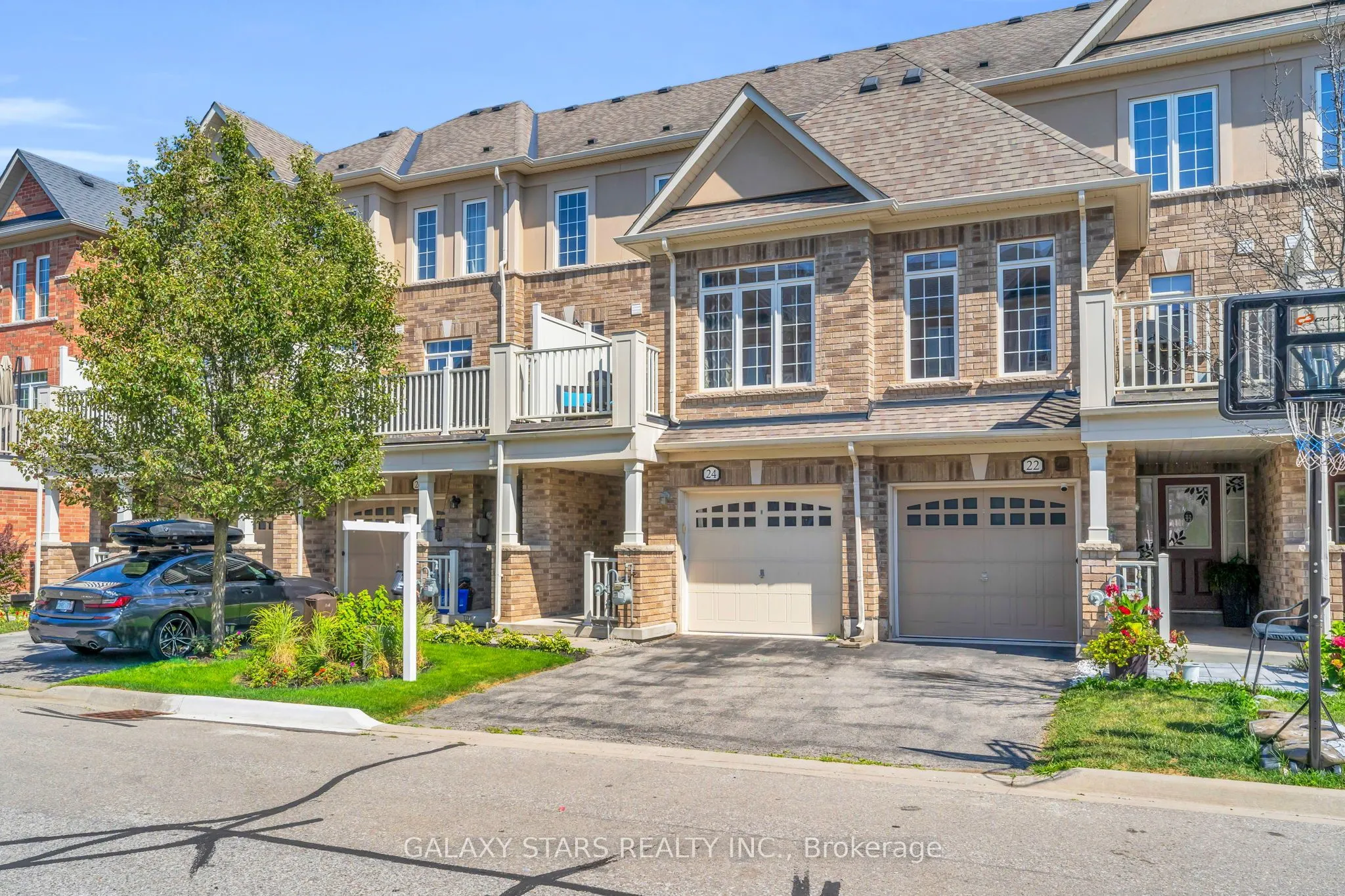 24 Tiffany Lane