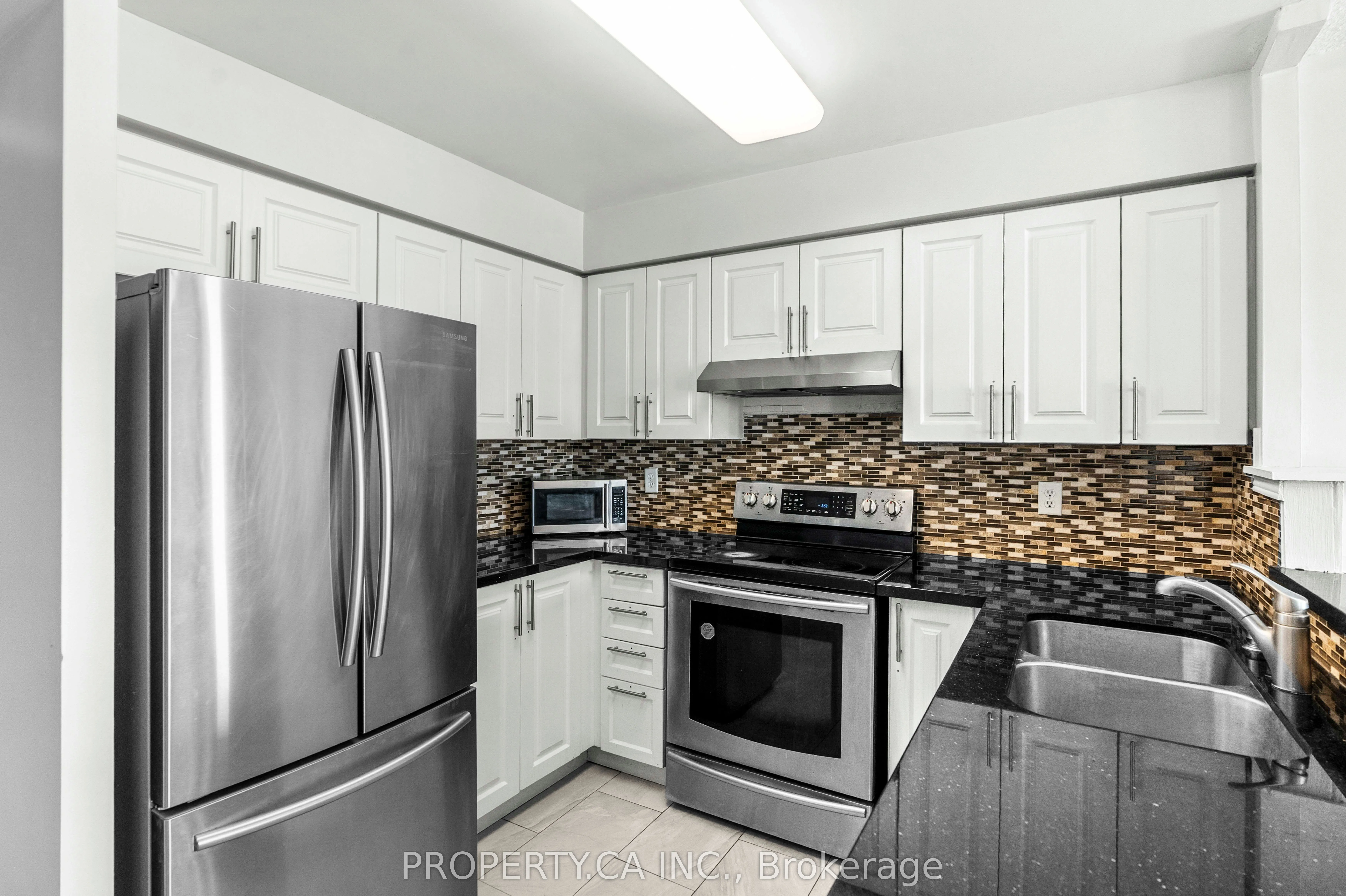 2585 Erin Centre Boulevard #607