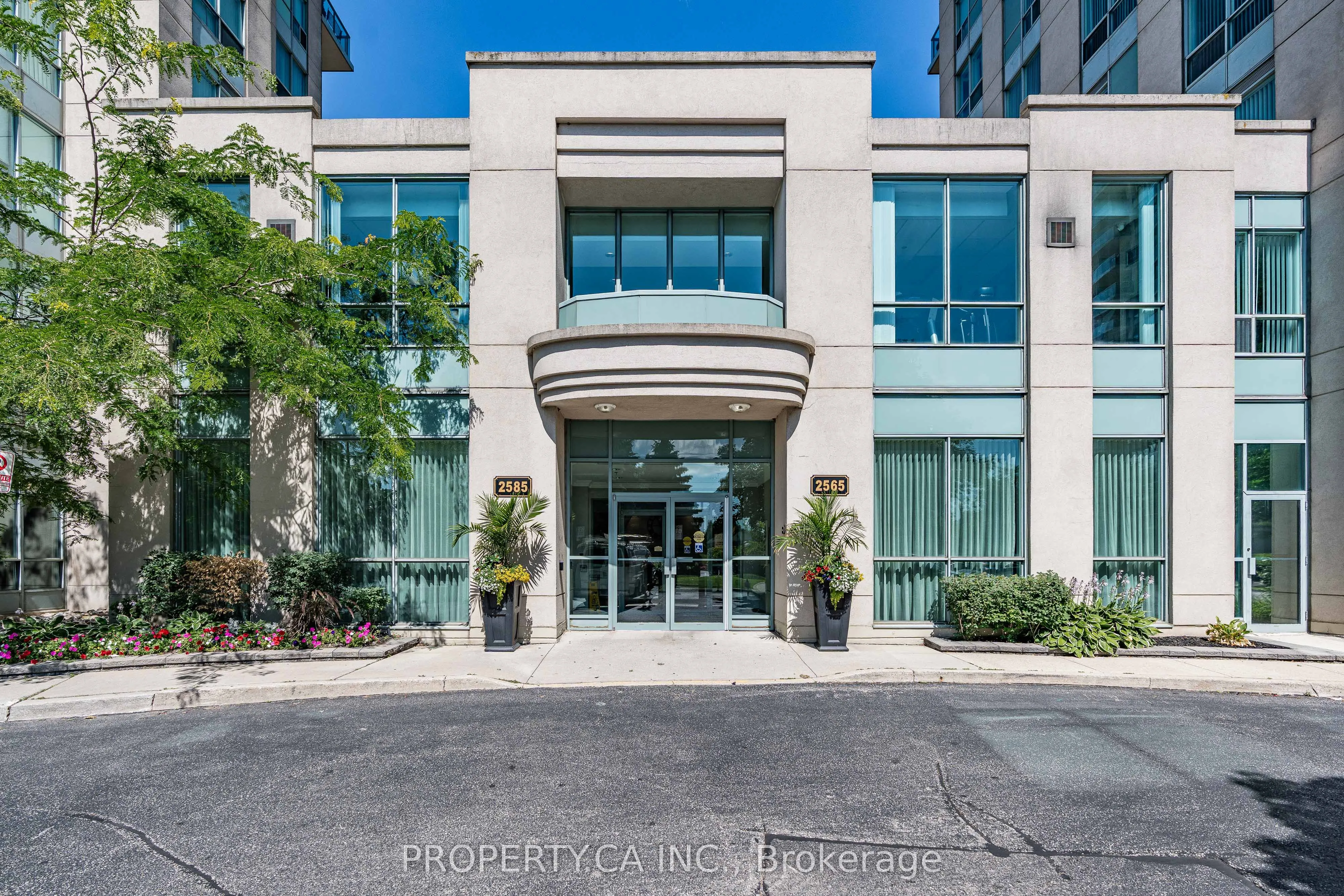 2585 Erin Centre Boulevard #607