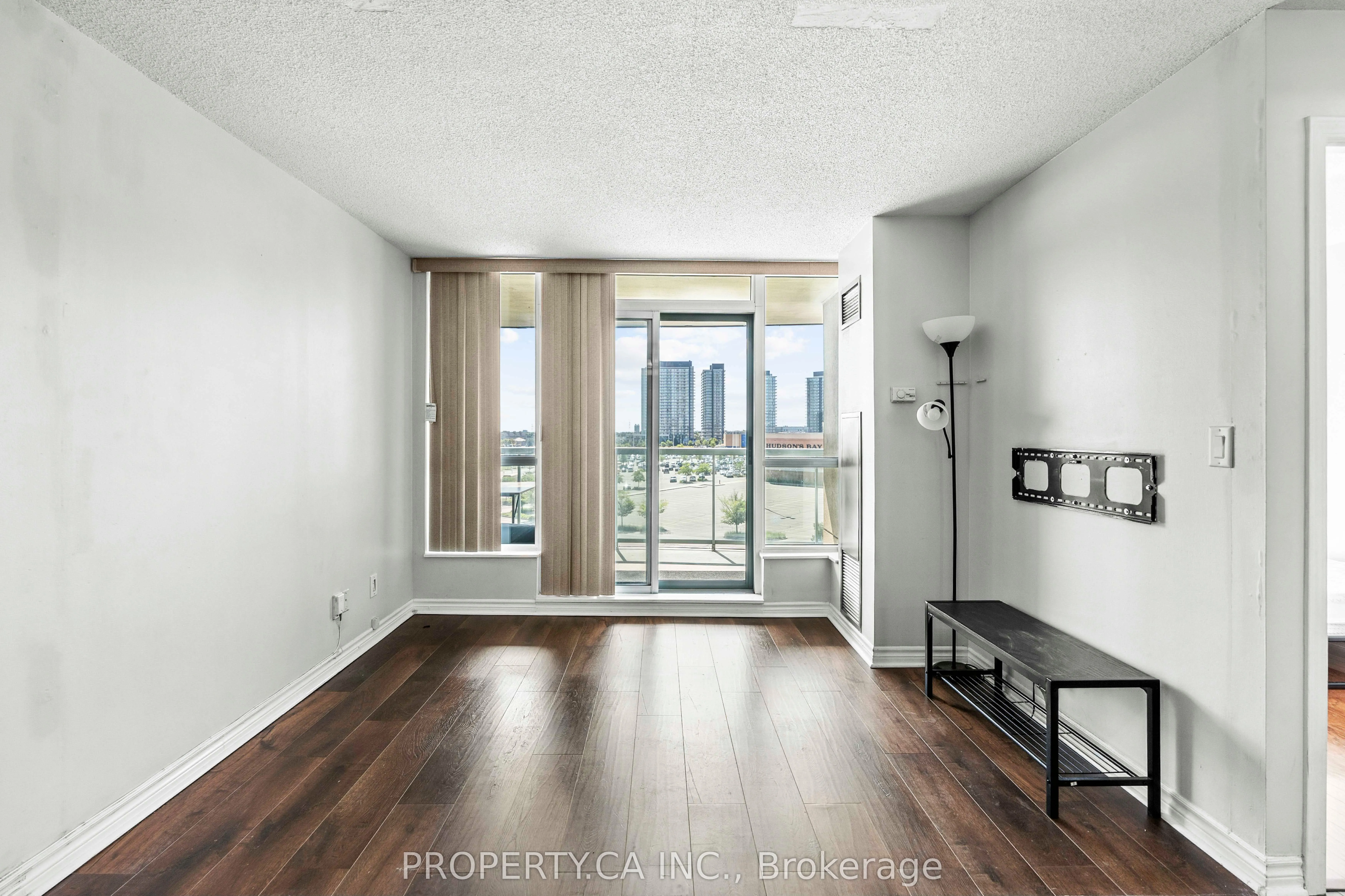 2585 Erin Centre Boulevard #607