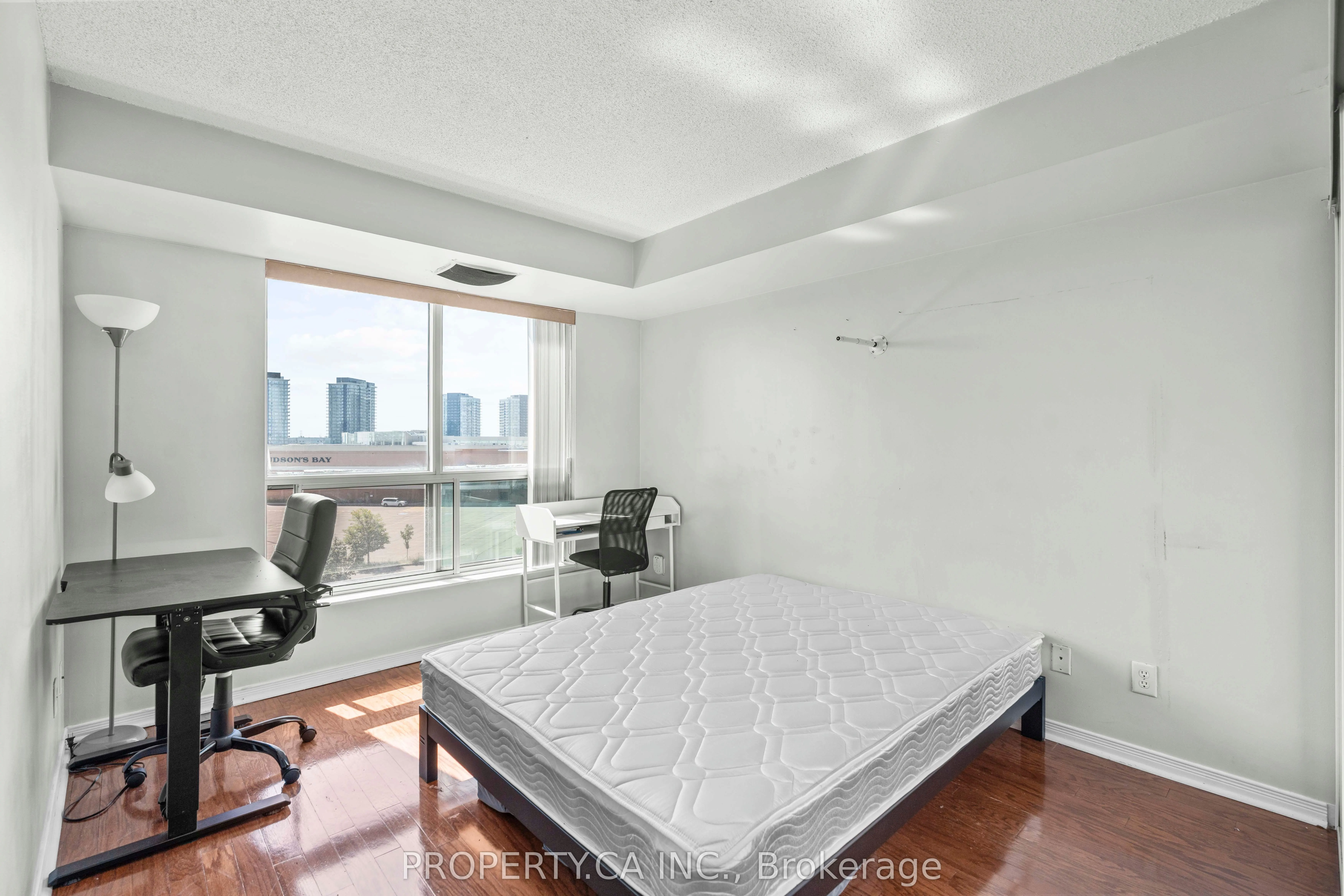2585 Erin Centre Boulevard #607