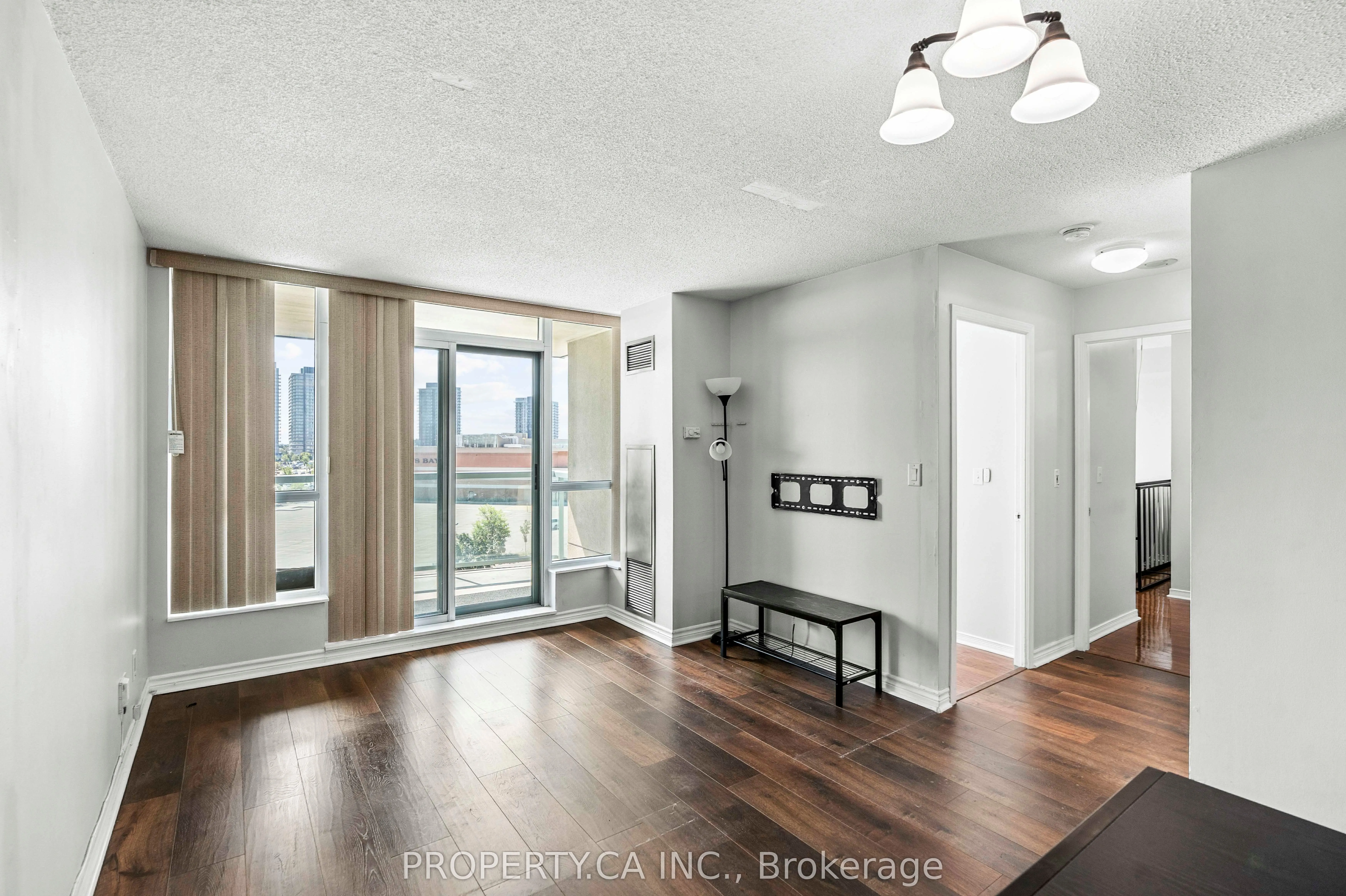 2585 Erin Centre Boulevard #607