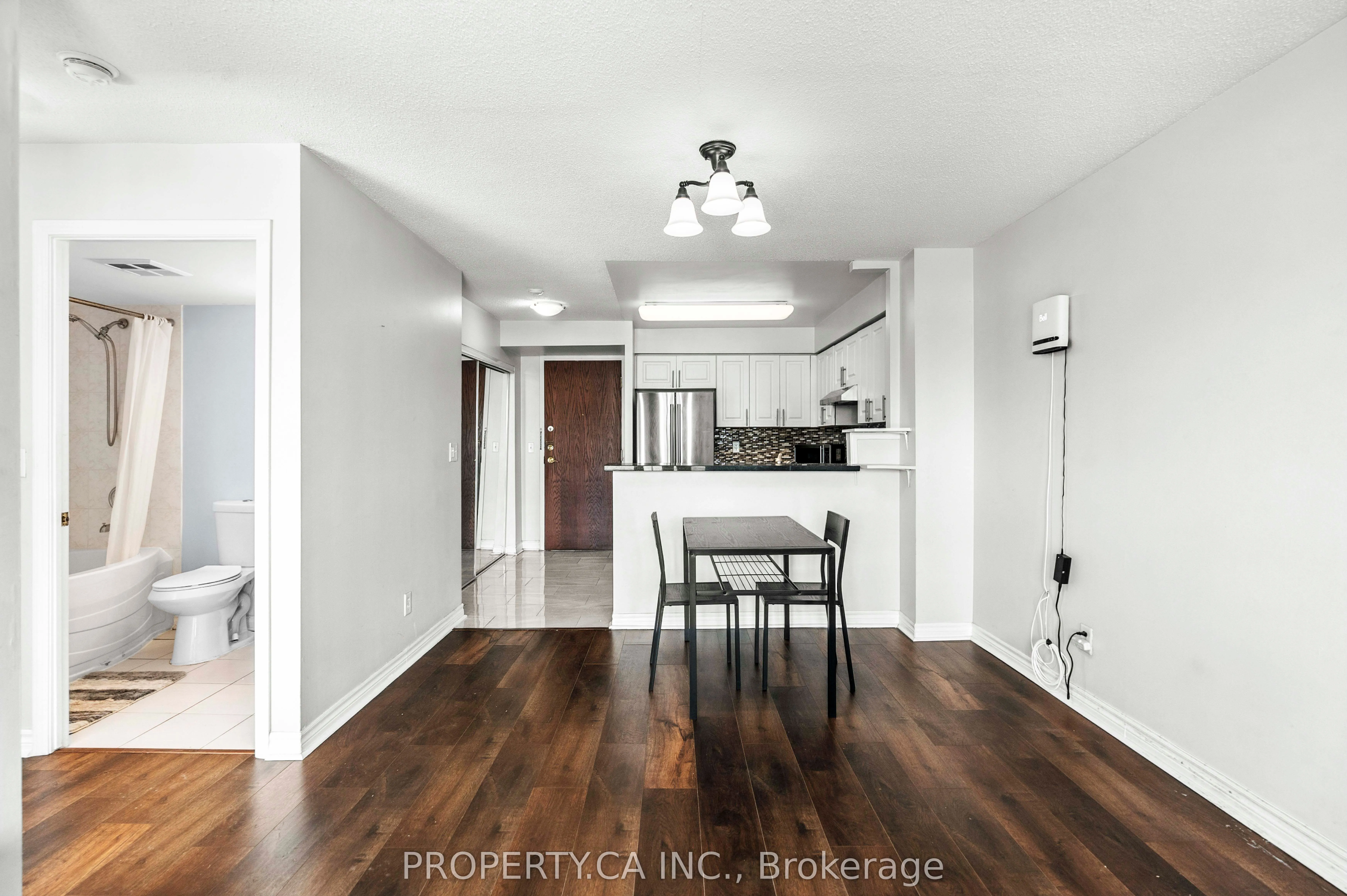 2585 Erin Centre Boulevard #607