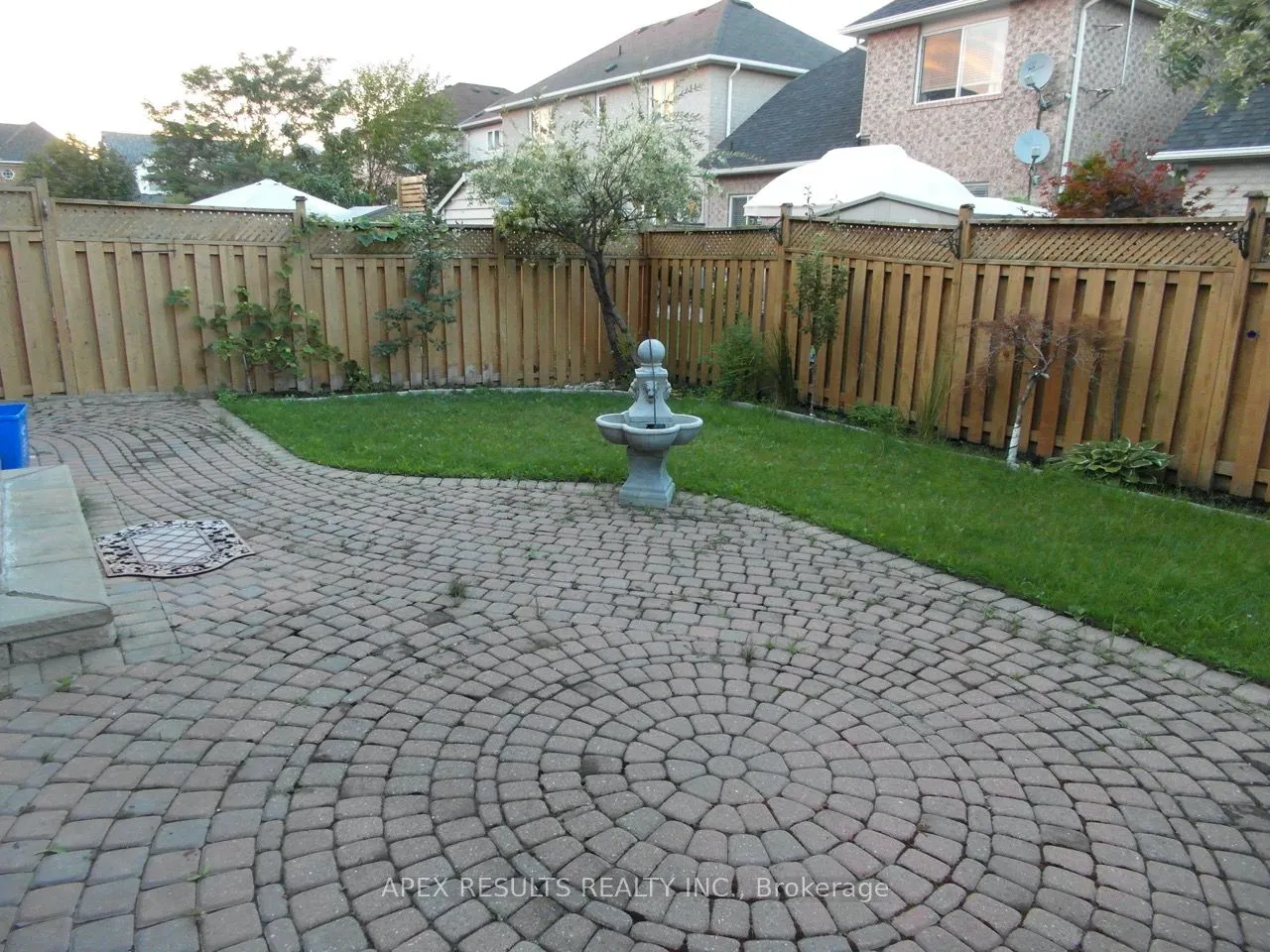 2289 Dunforest Crescent