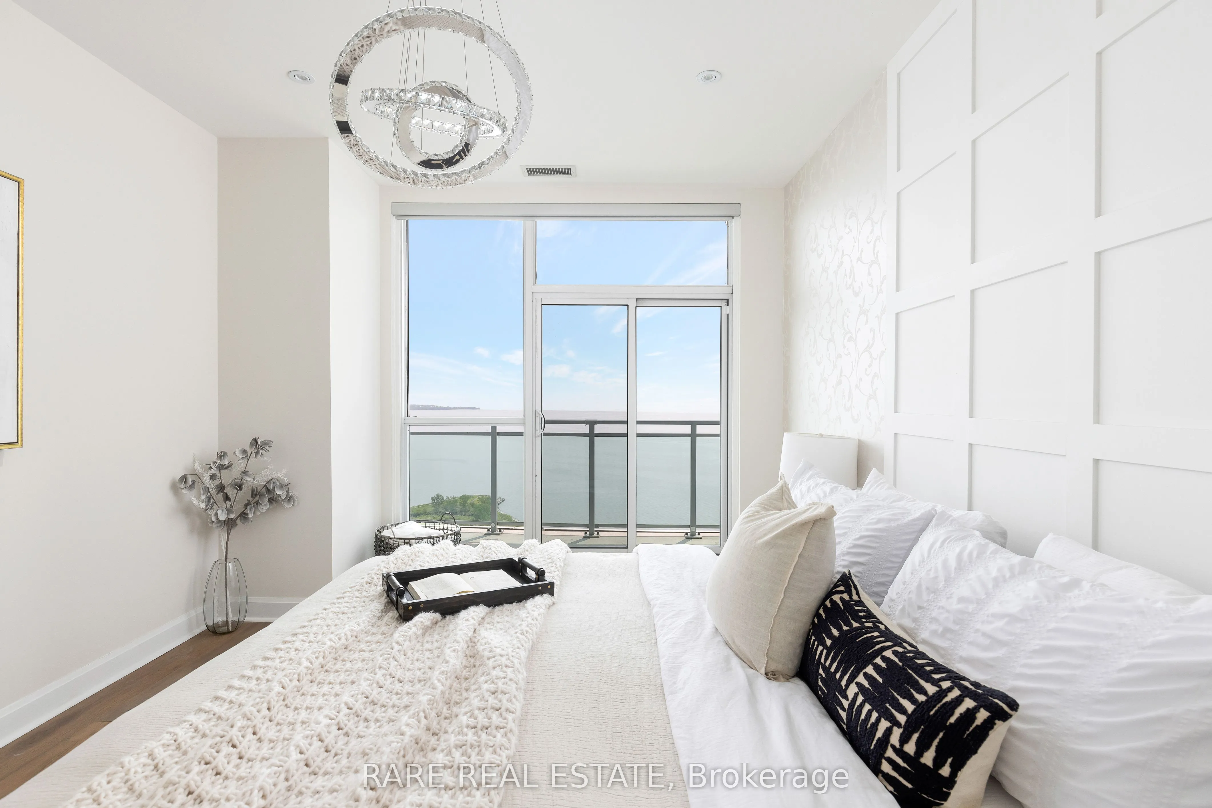 33 Shore Breeze Drive, #UPH4103