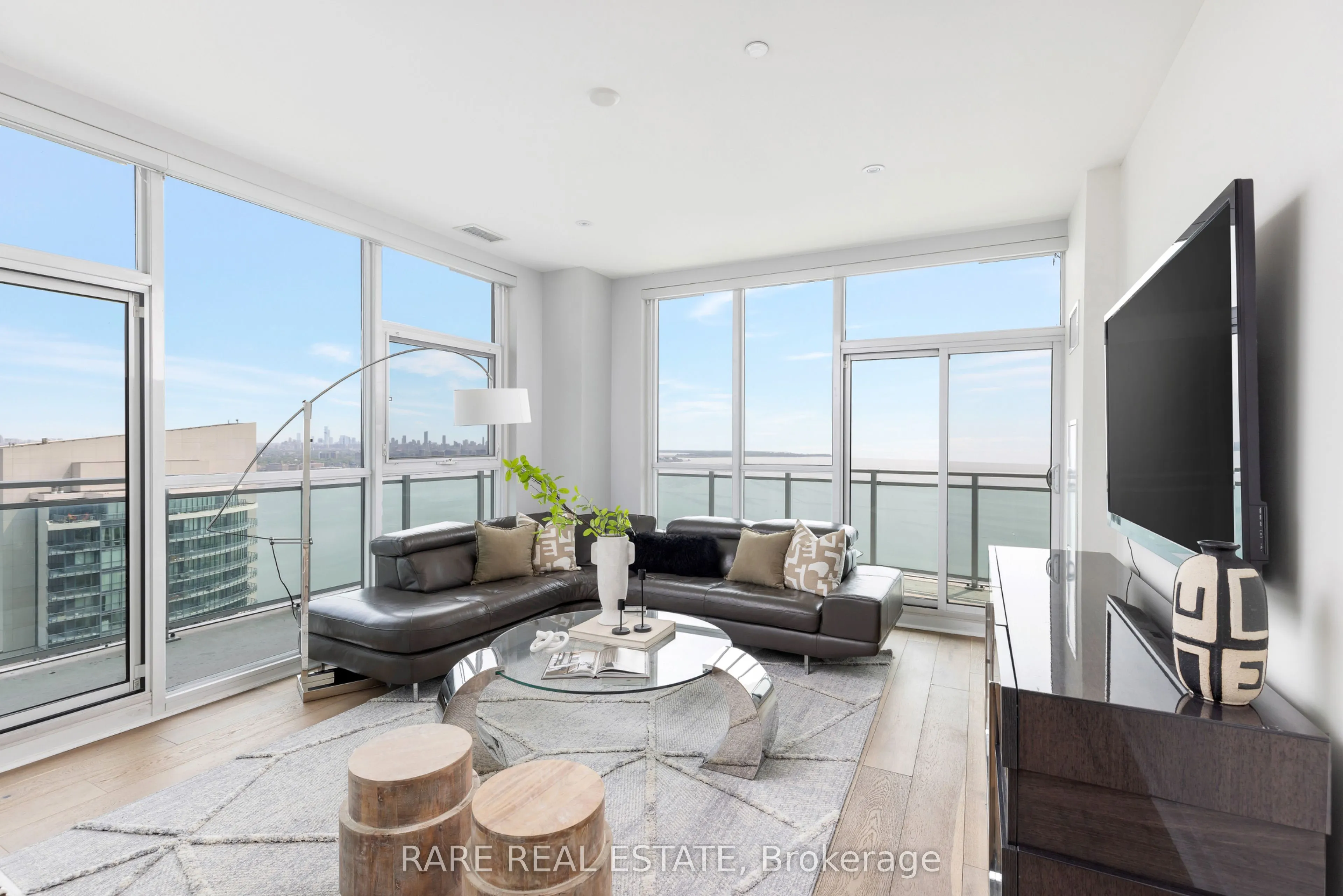 33 Shore Breeze Drive, #UPH4103