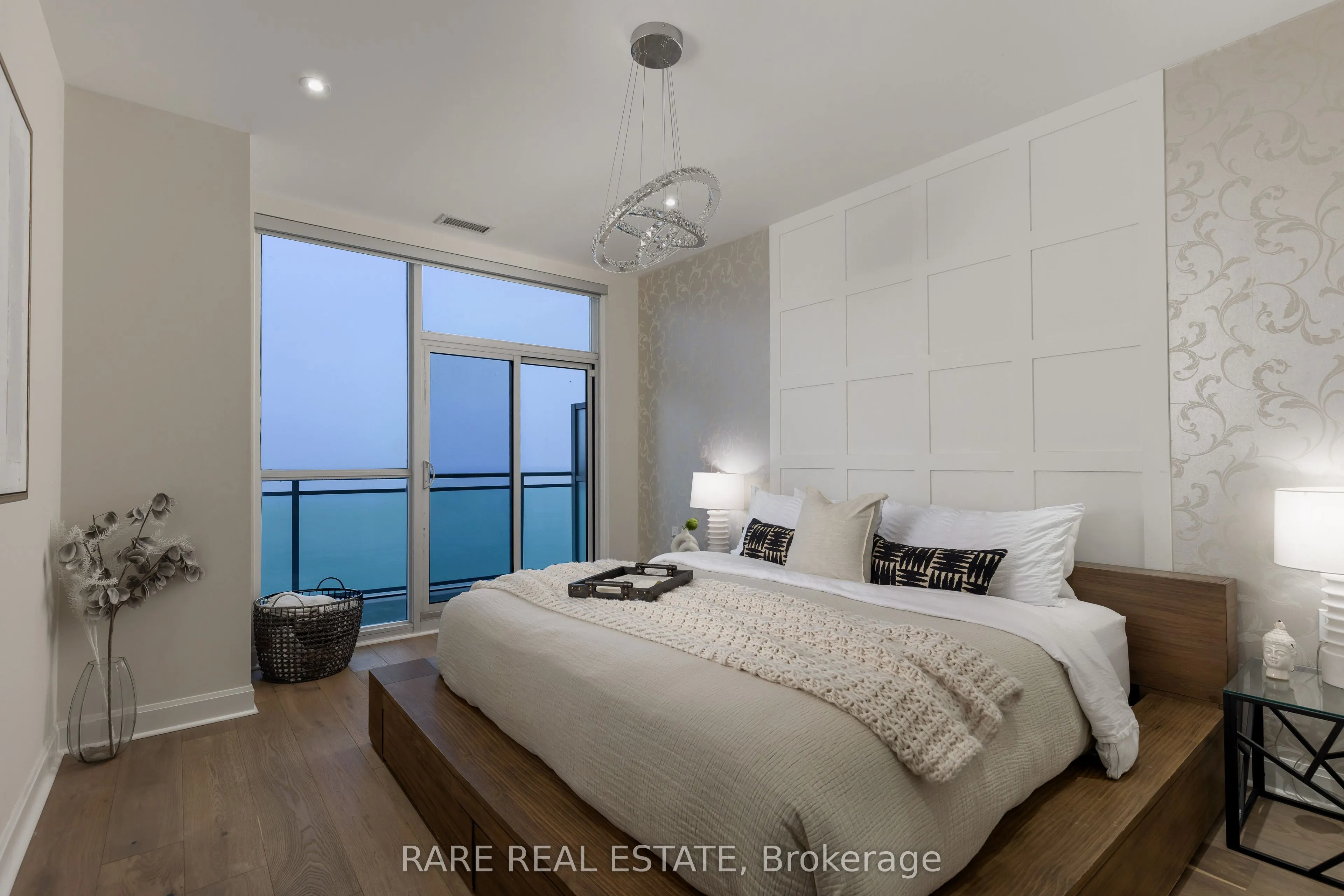 33 Shore Breeze Drive, #UPH4103