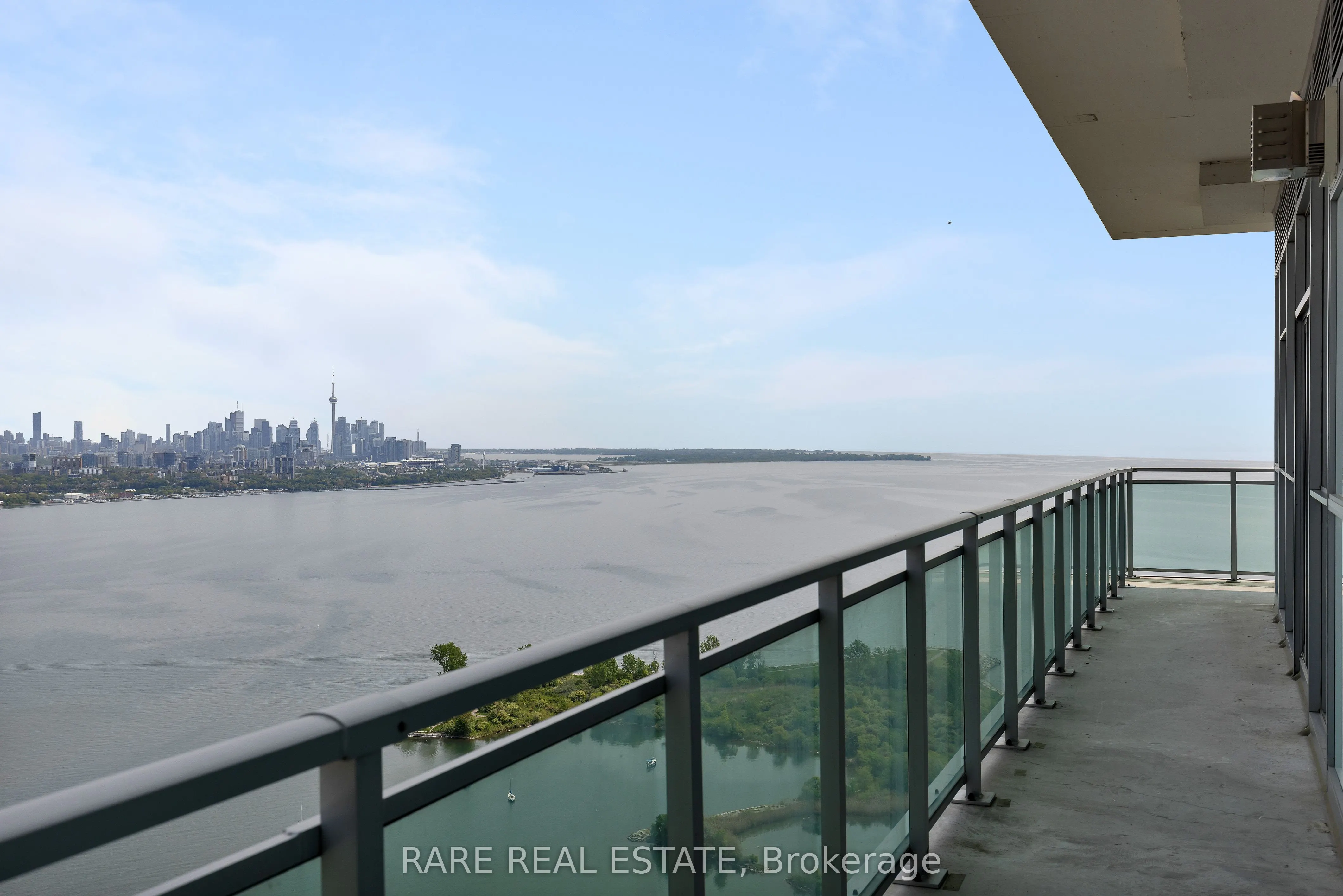 33 Shore Breeze Drive, #UPH4103