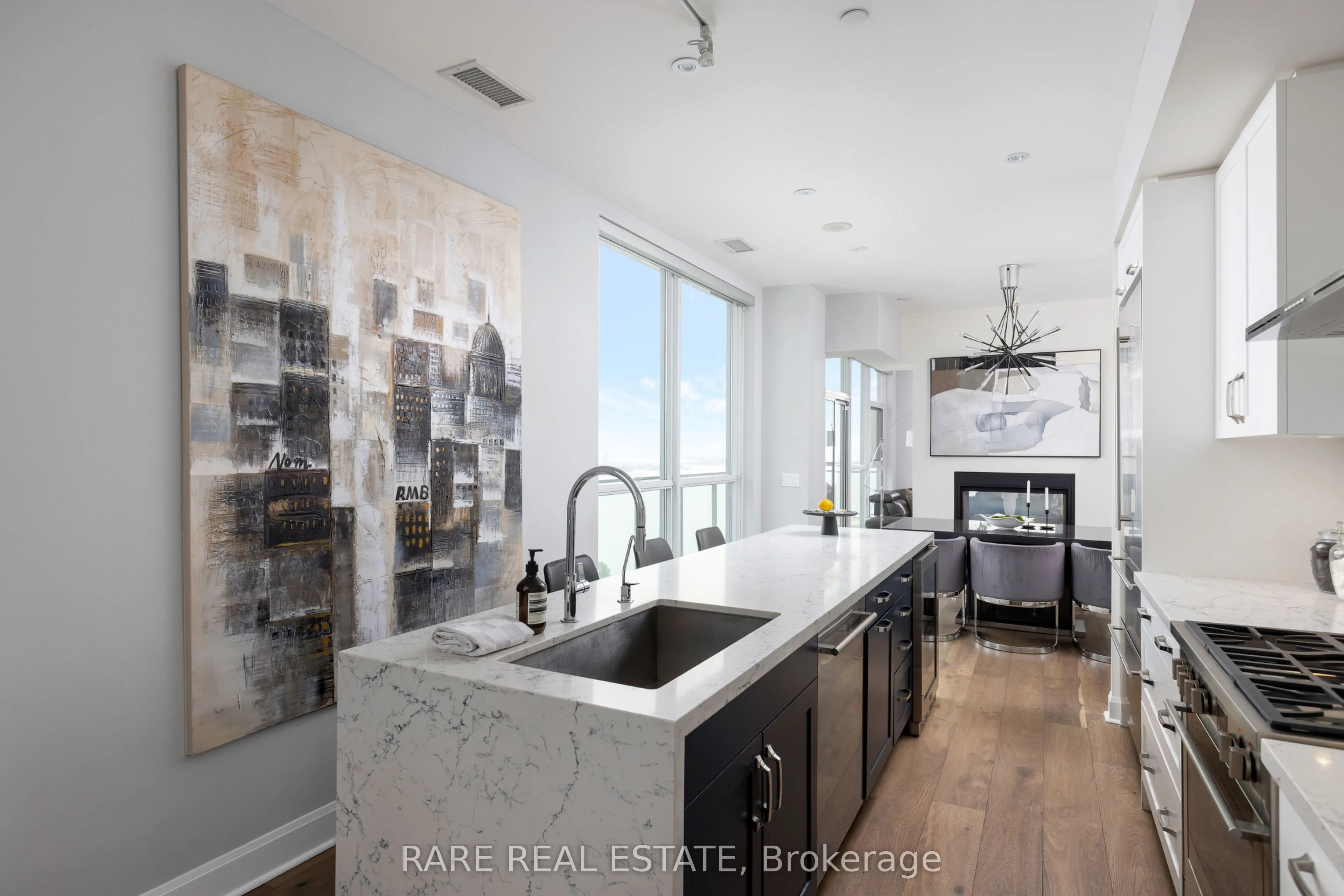 33 Shore Breeze Drive, #UPH4103