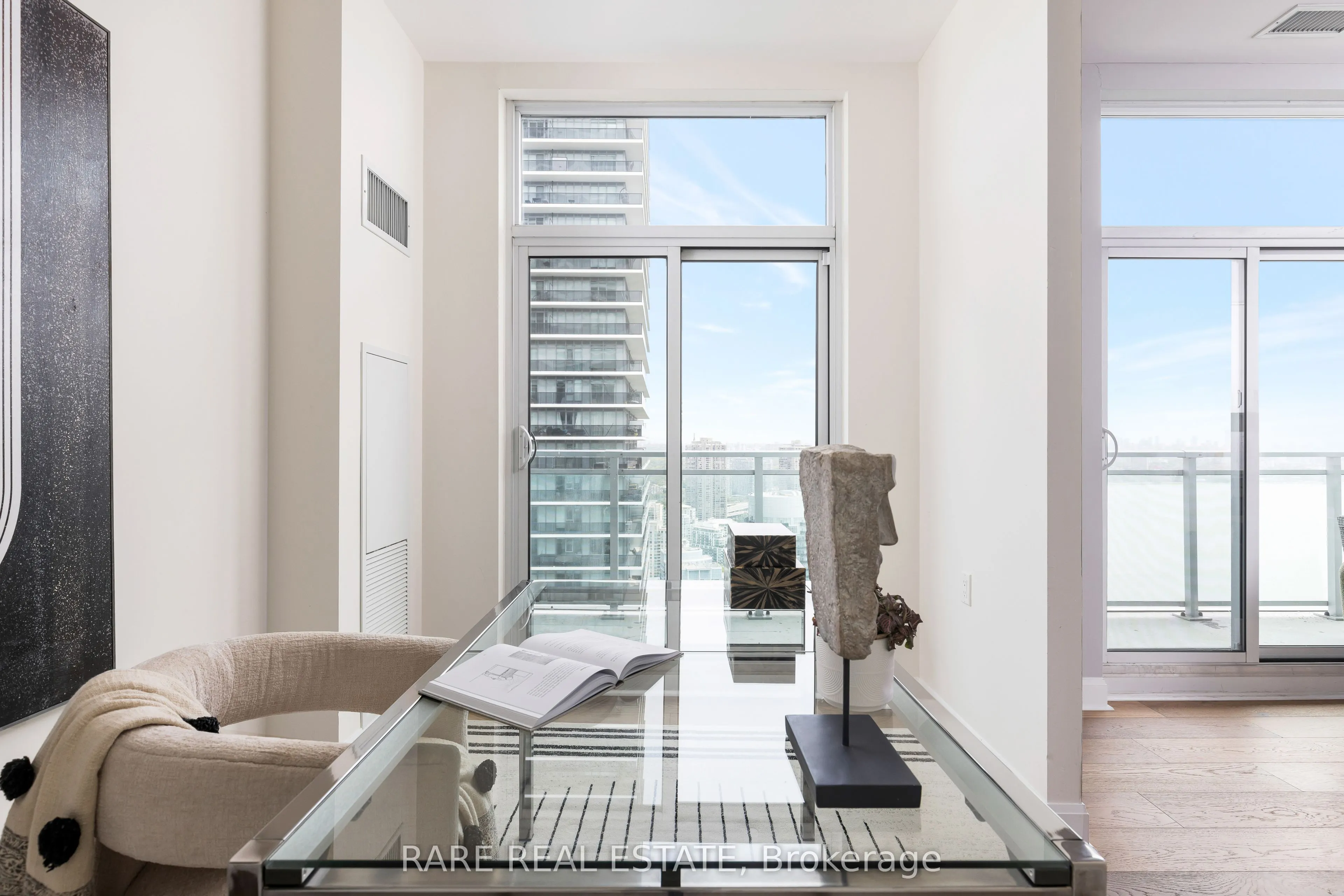 33 Shore Breeze Drive, #UPH4103