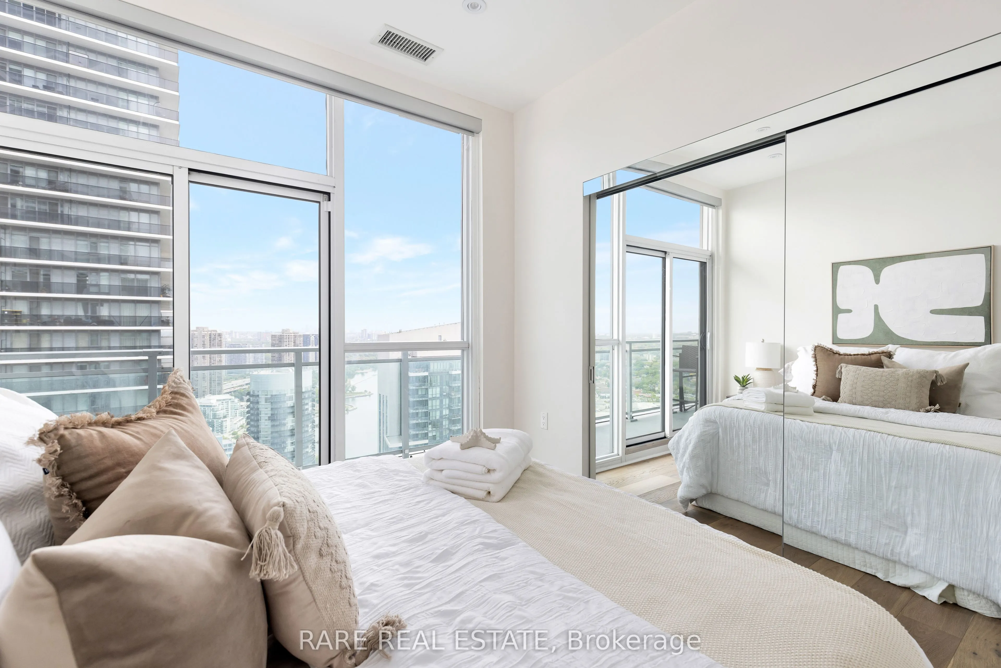 33 Shore Breeze Drive, #UPH4103