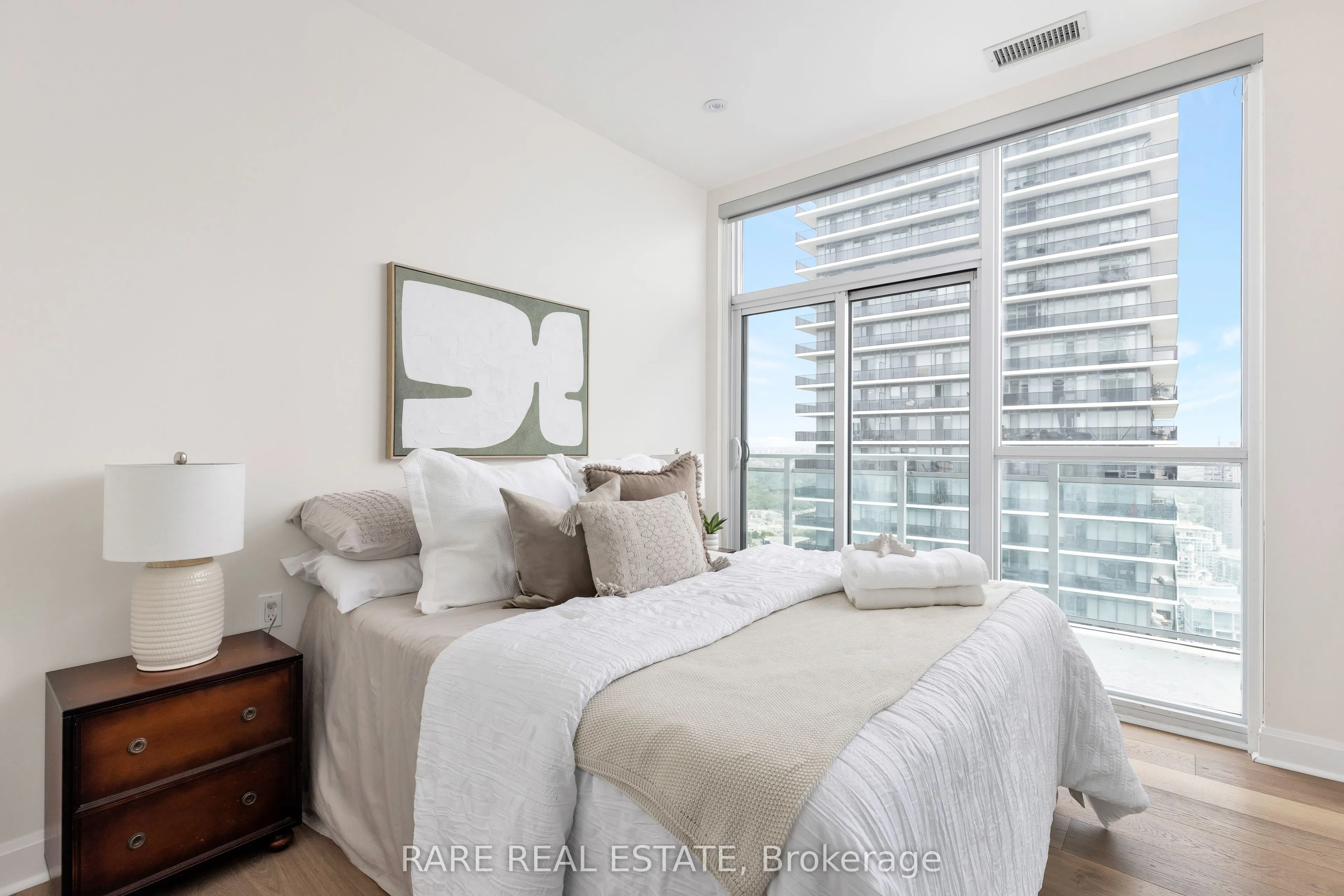 33 Shore Breeze Drive, #UPH4103