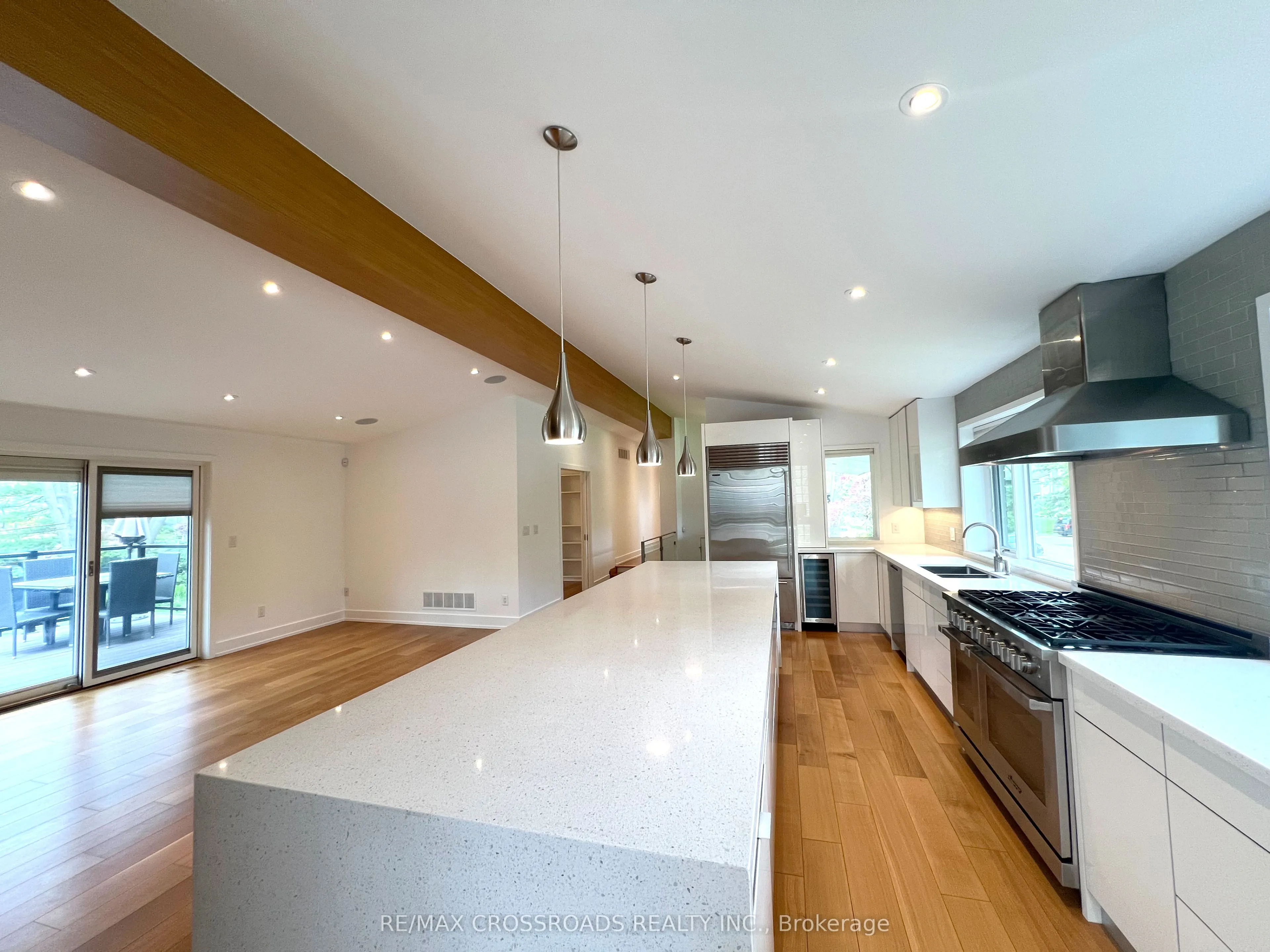 1532 Merrow Road