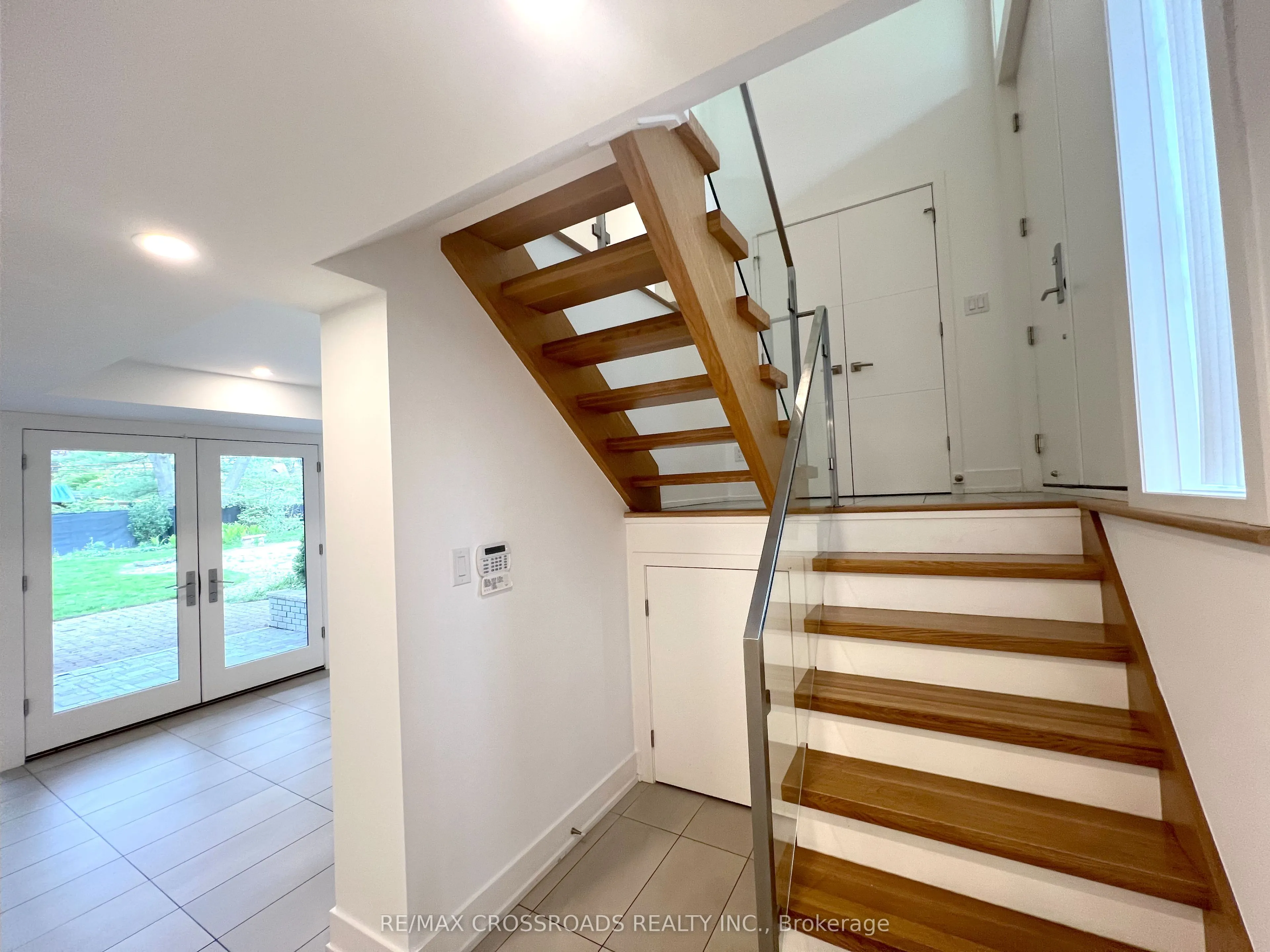 1532 Merrow Road