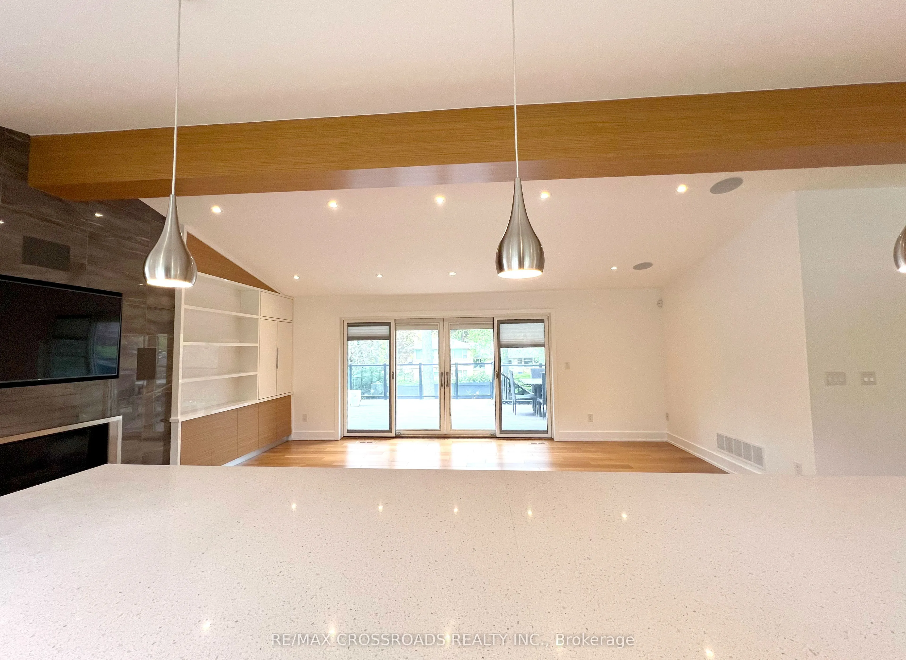 1532 Merrow Road