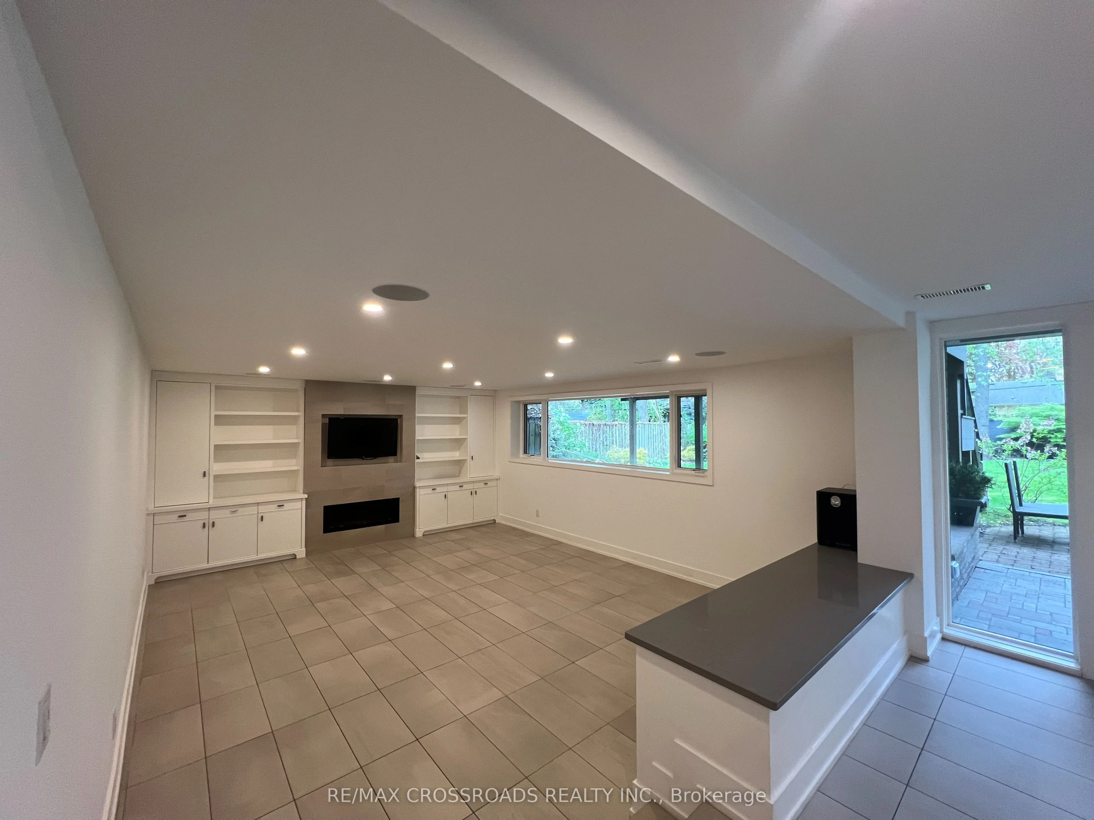 1532 Merrow Road
