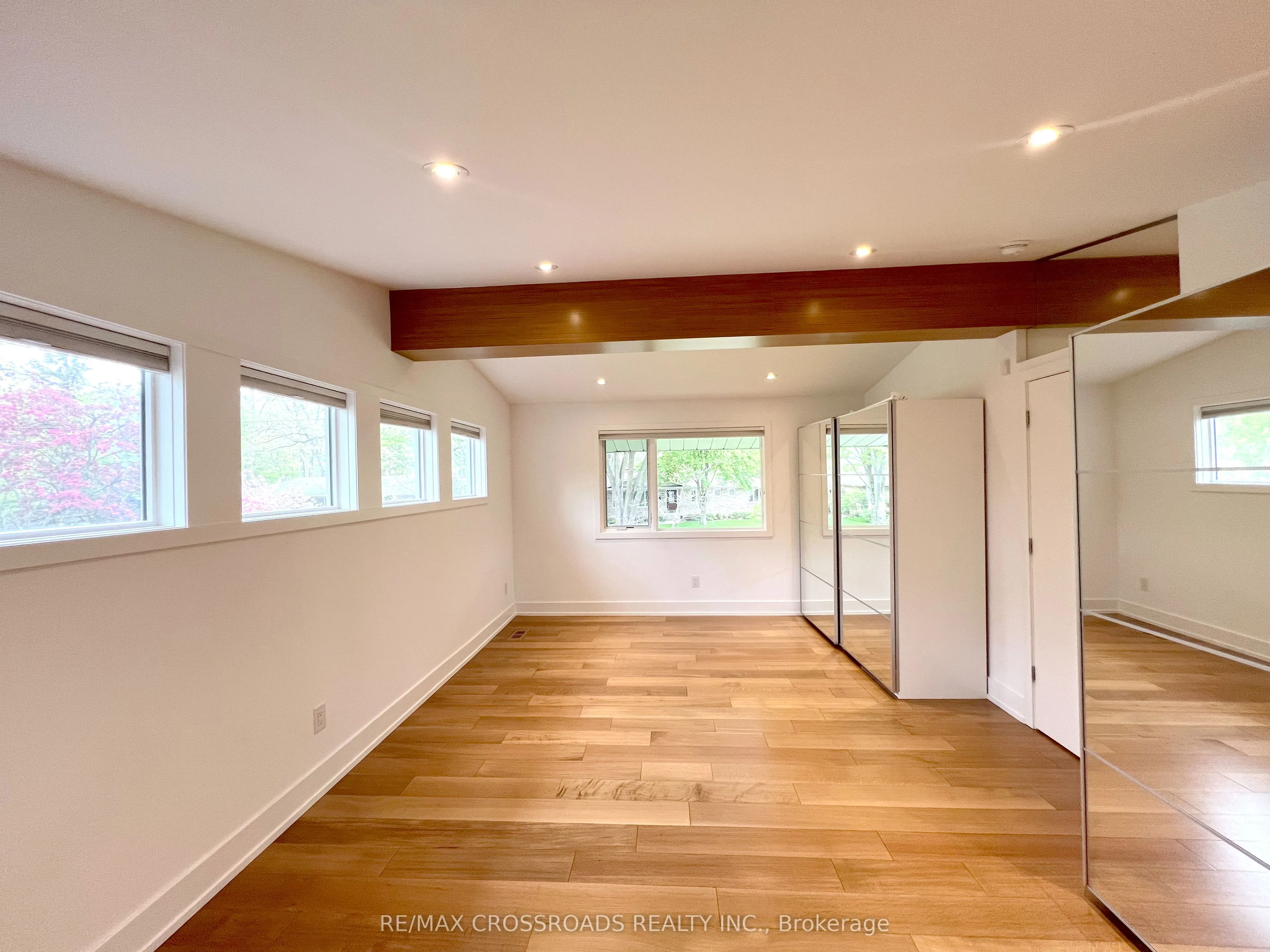 1532 Merrow Road