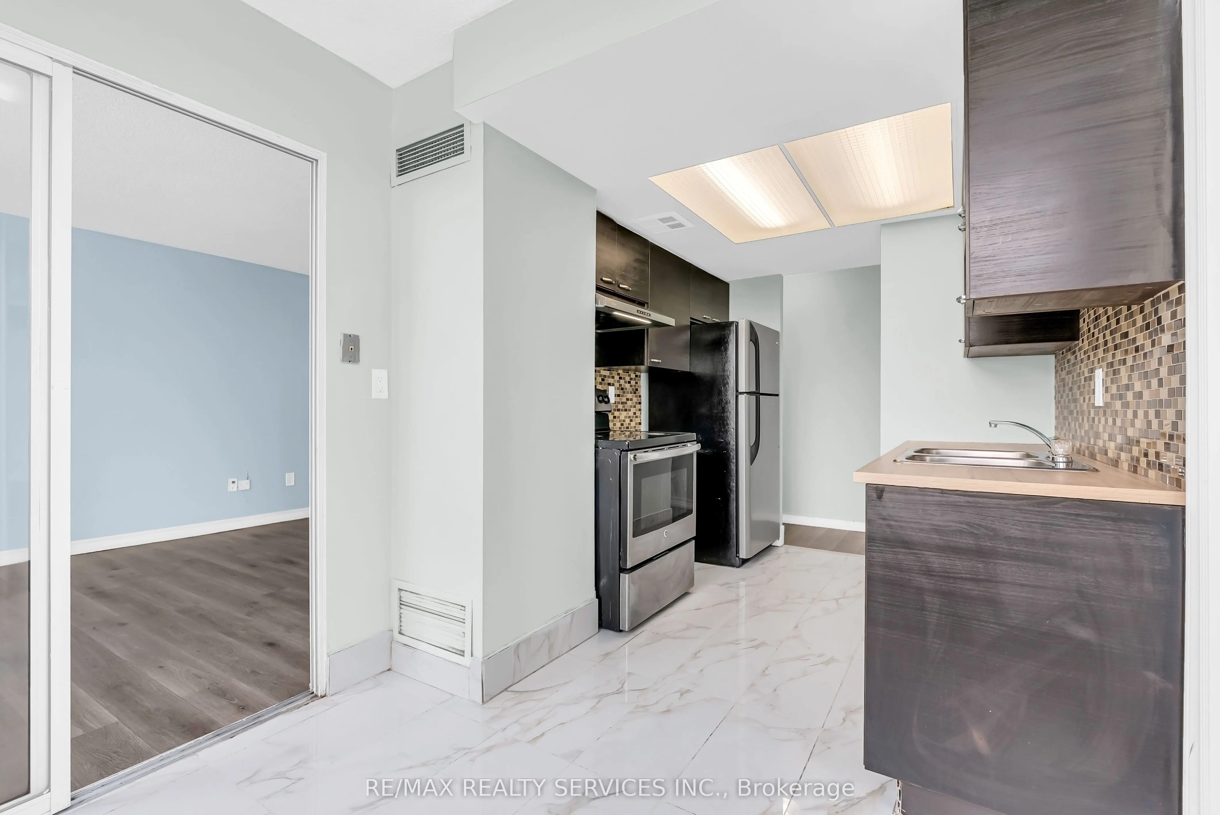 21 Markbrook Lane N, #306