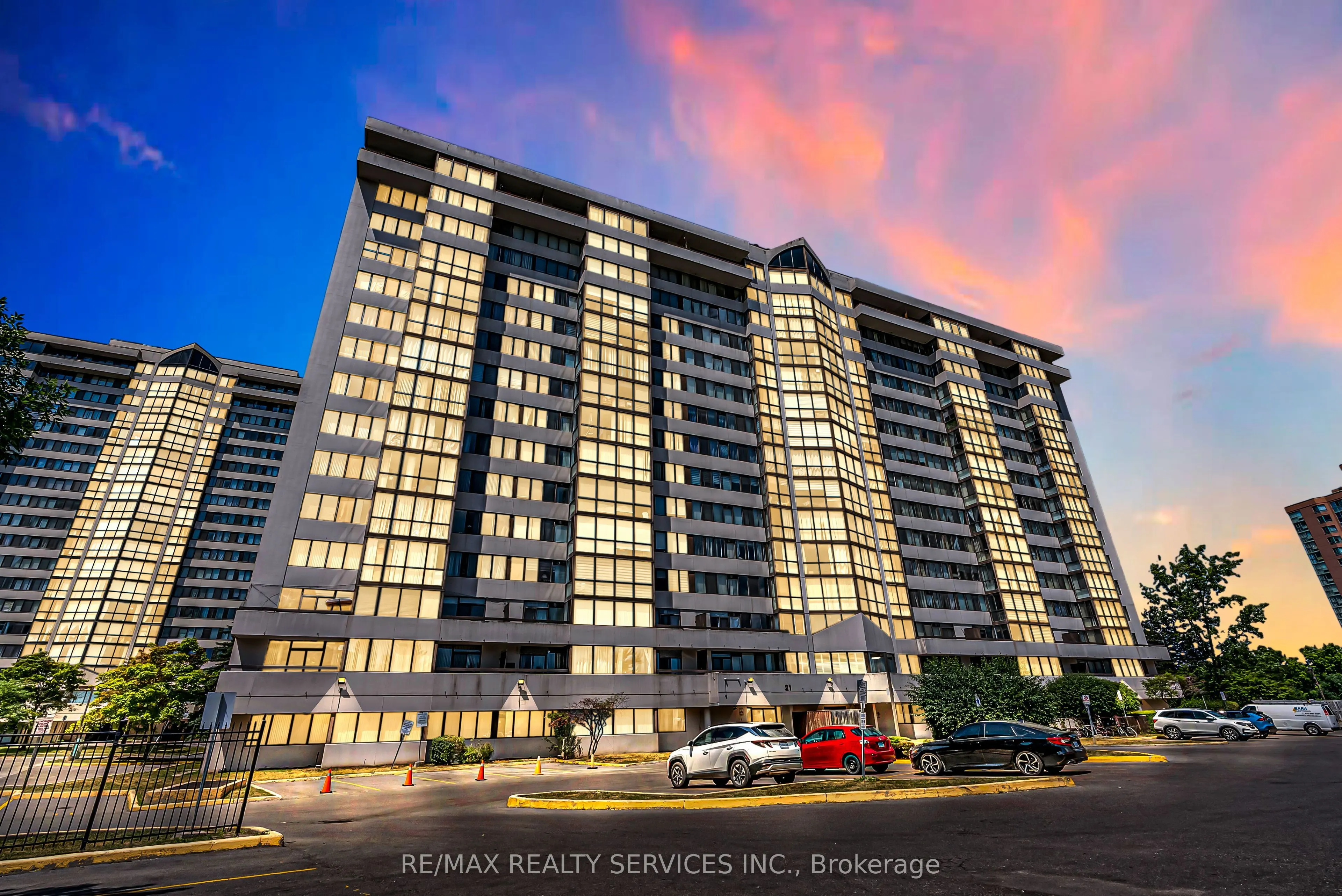 21 Markbrook Lane N, #306