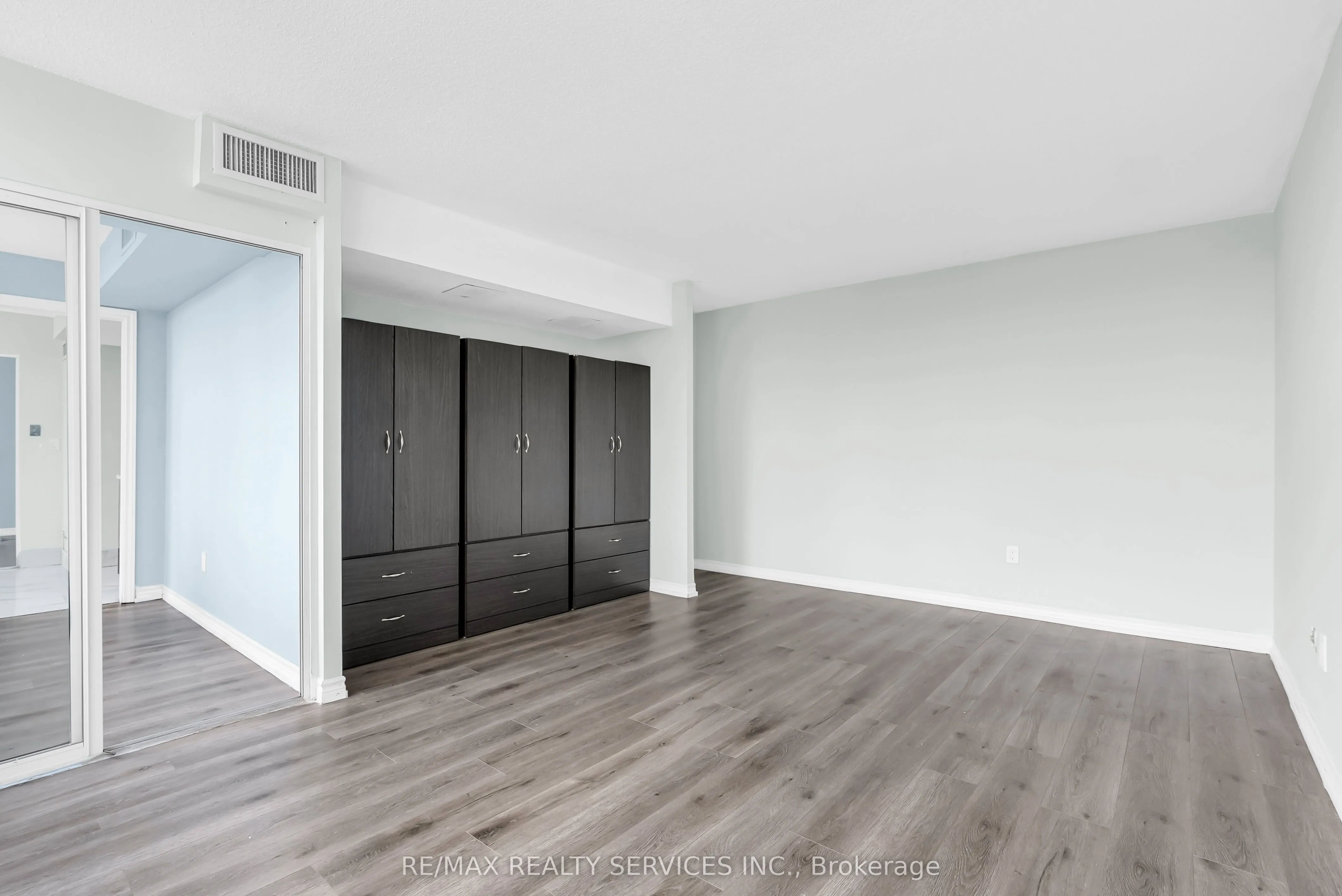 21 Markbrook Lane N, #306