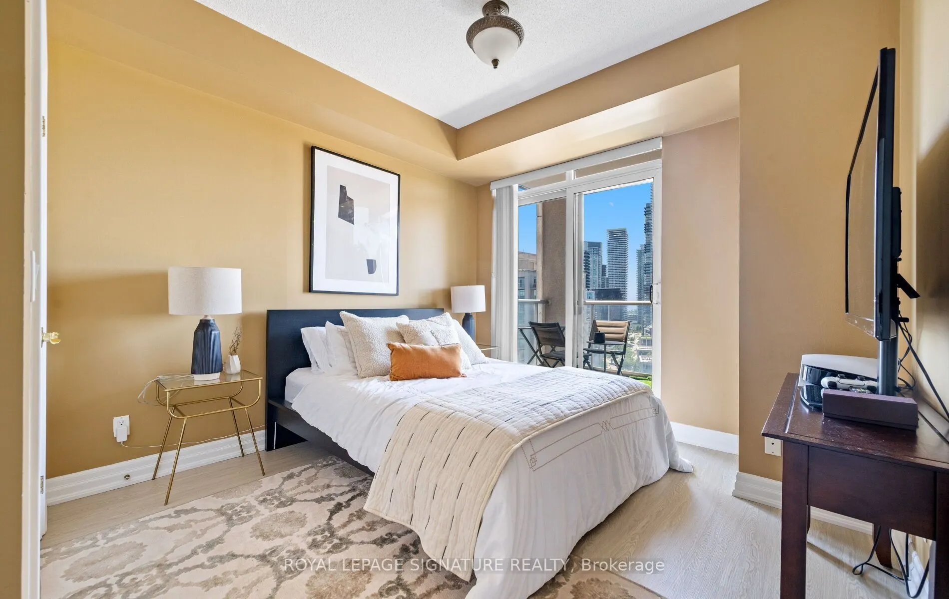 2083 Lake Shore Boulevard W, #1613