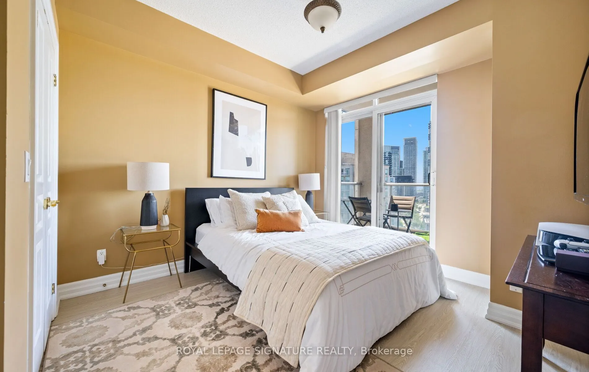 2083 Lake Shore Boulevard W, #1613