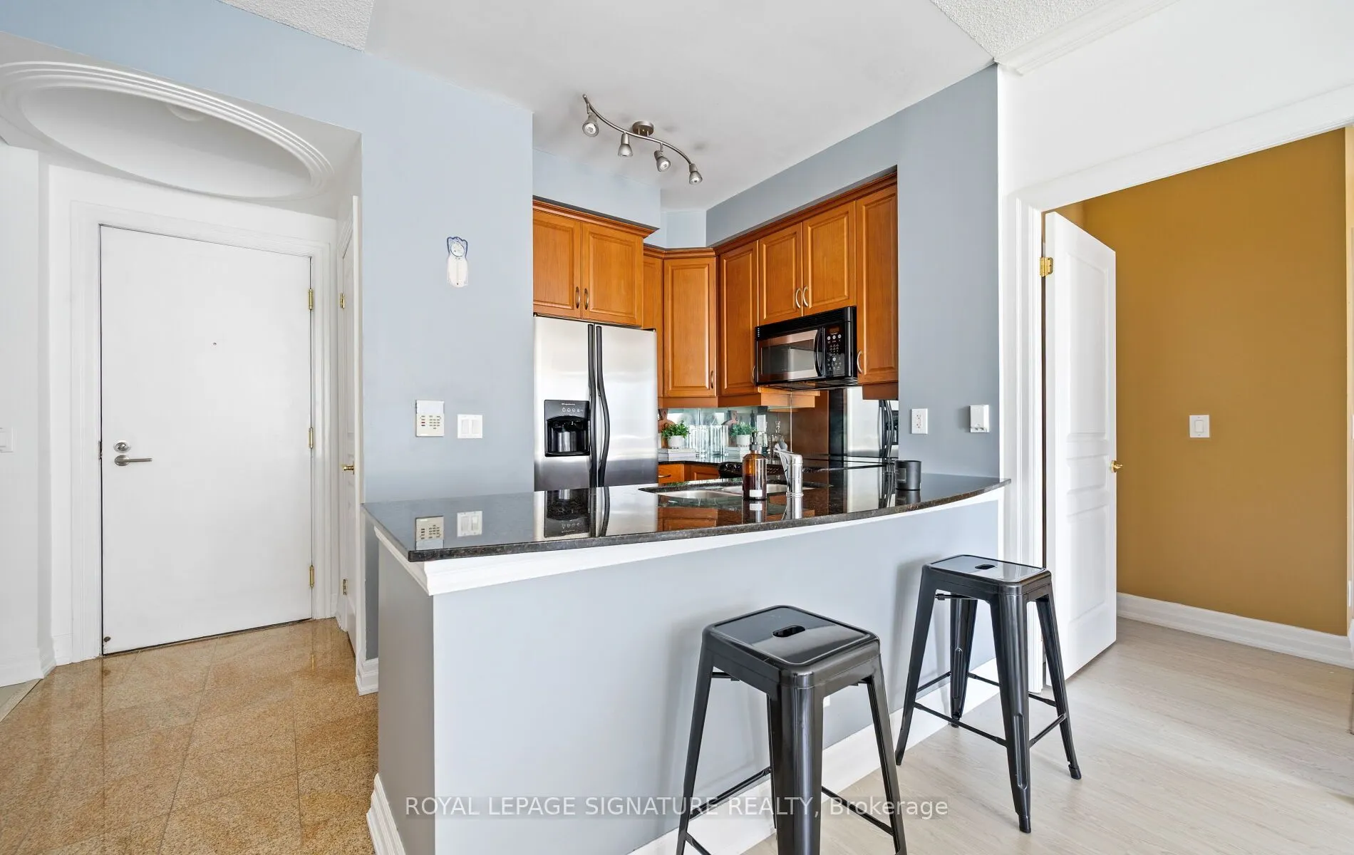 2083 Lake Shore Boulevard W, #1613