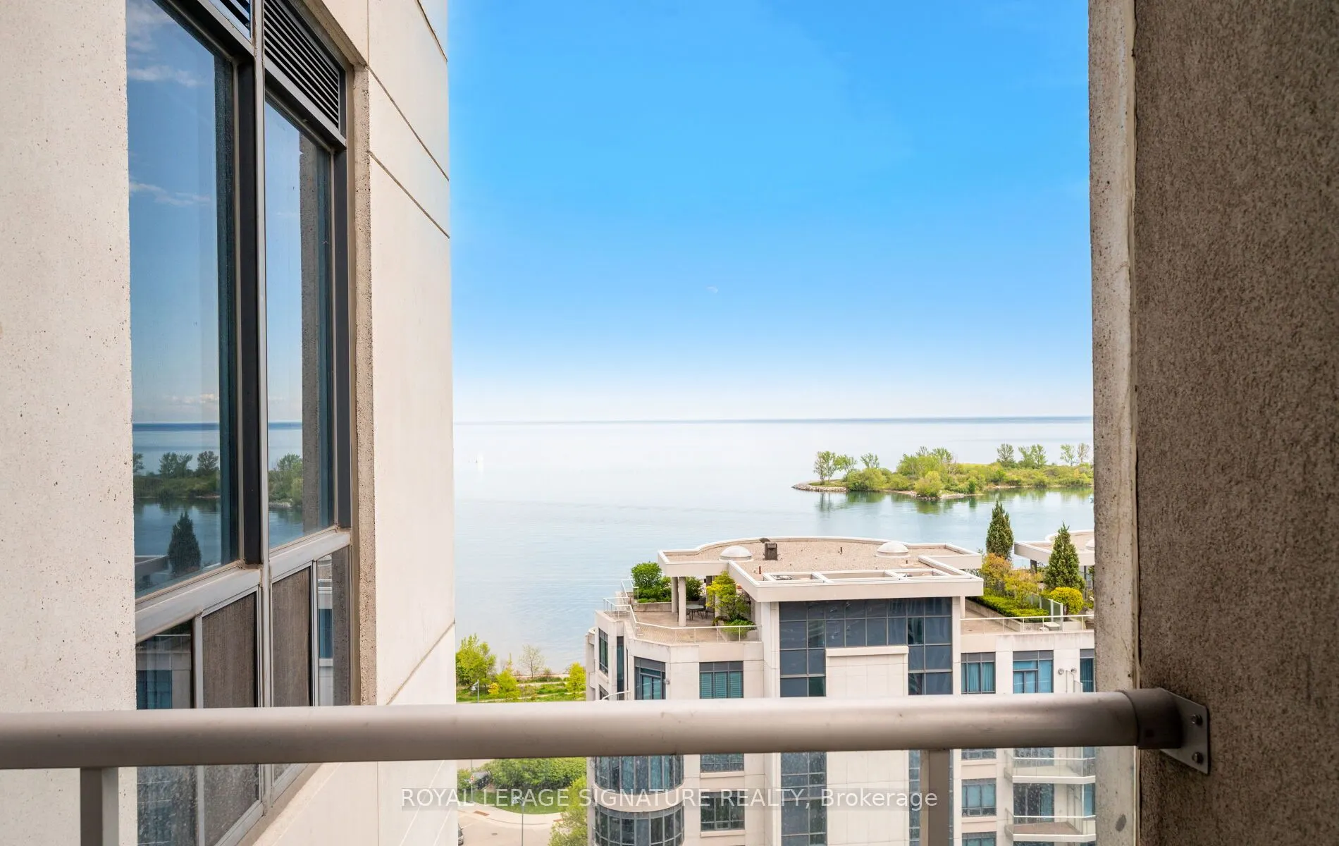 2083 Lake Shore Boulevard W, #1613