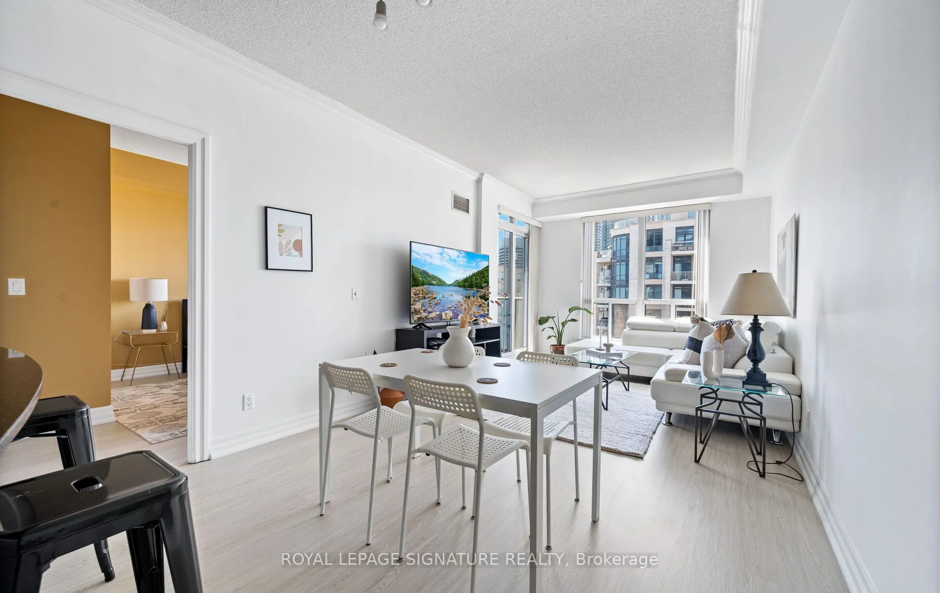 2083 Lake Shore Boulevard W, #1613