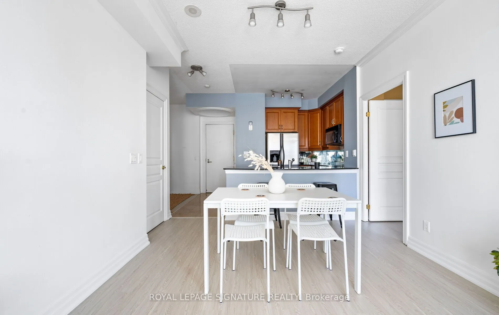 2083 Lake Shore Boulevard W, #1613