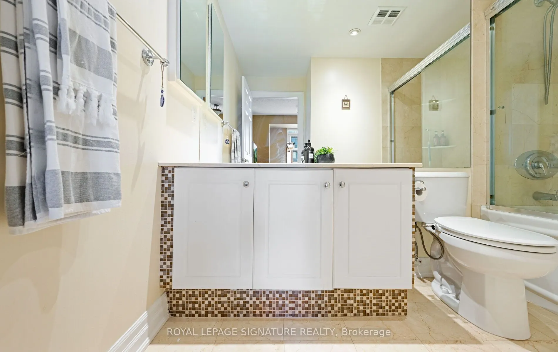 2083 Lake Shore Boulevard W, #1613