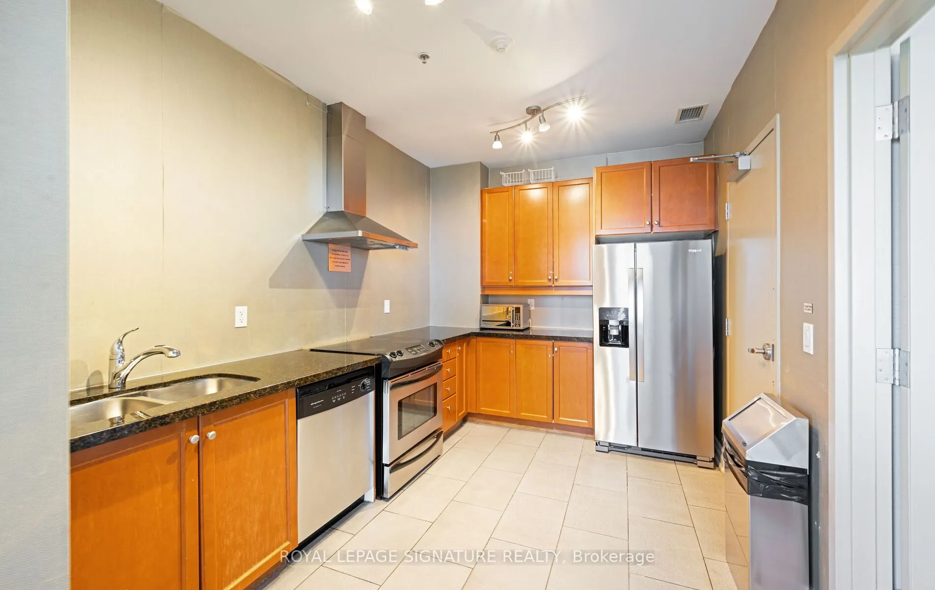 2083 Lake Shore Boulevard W, #1613