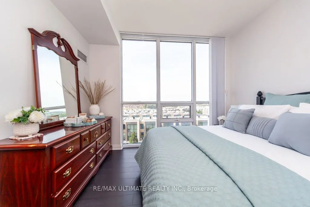 5033 Four Springs Avenue, #512