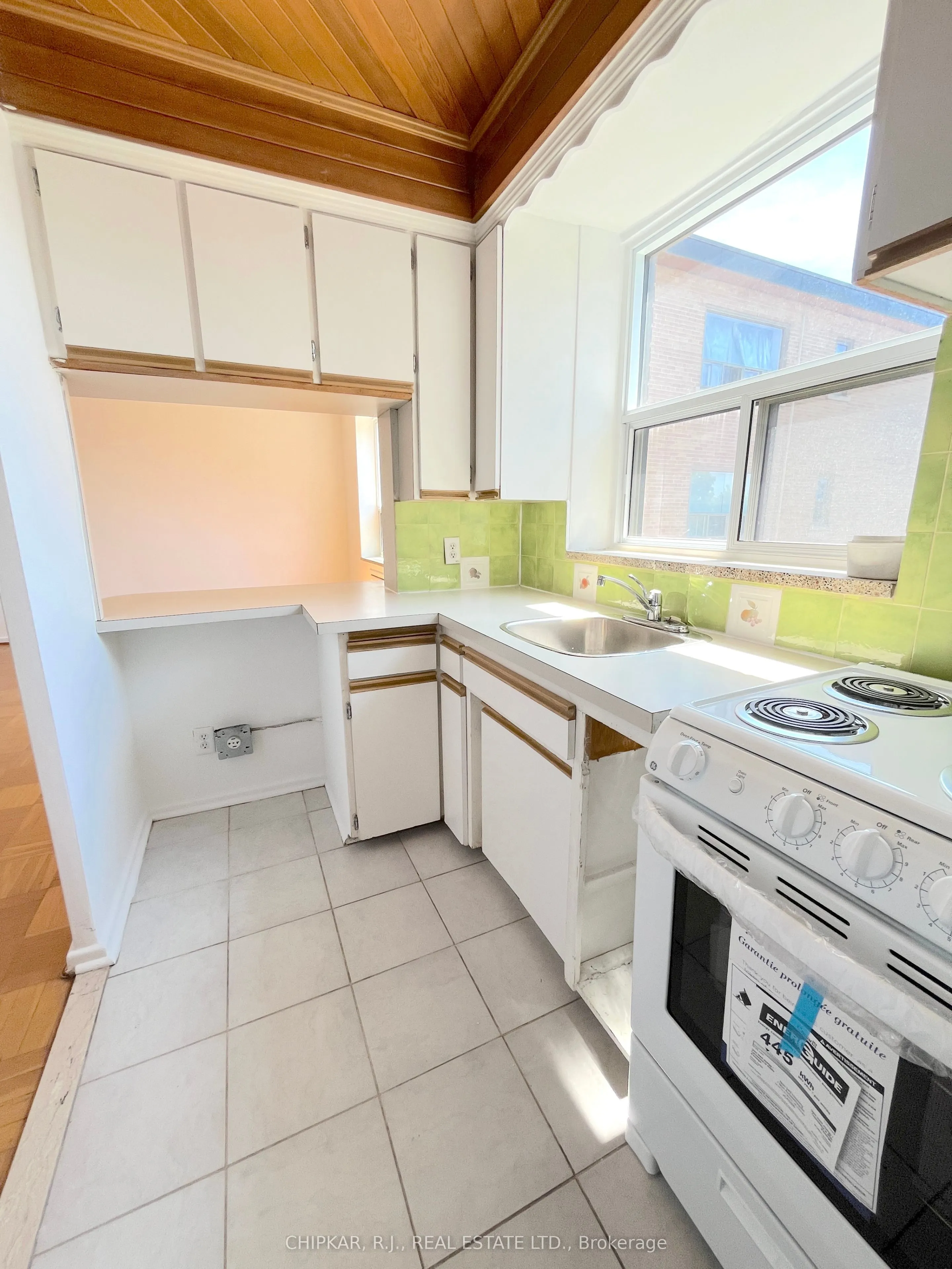 2000 Bloor Street W, #315