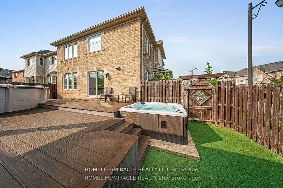 949 Zelinsky Crescent