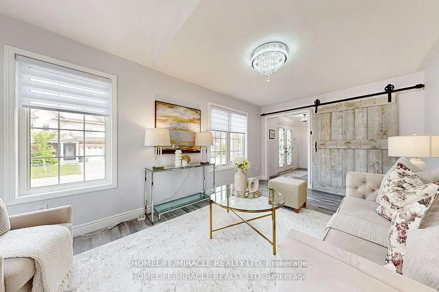949 Zelinsky Crescent