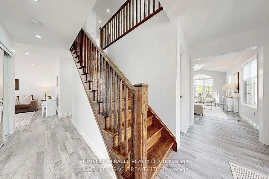 949 Zelinsky Crescent