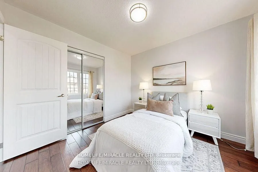 949 Zelinsky Crescent